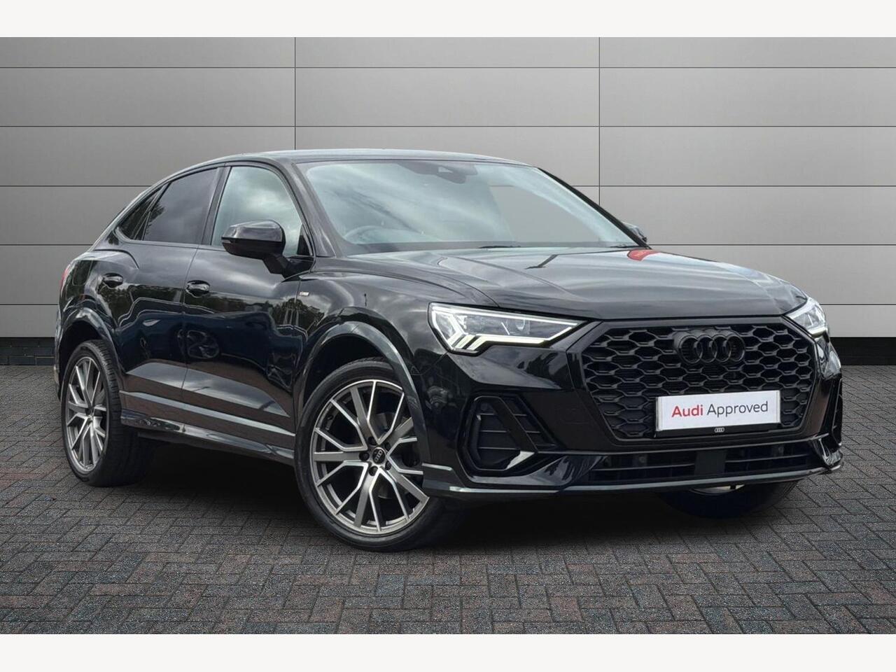 Main listing image - Audi Q3