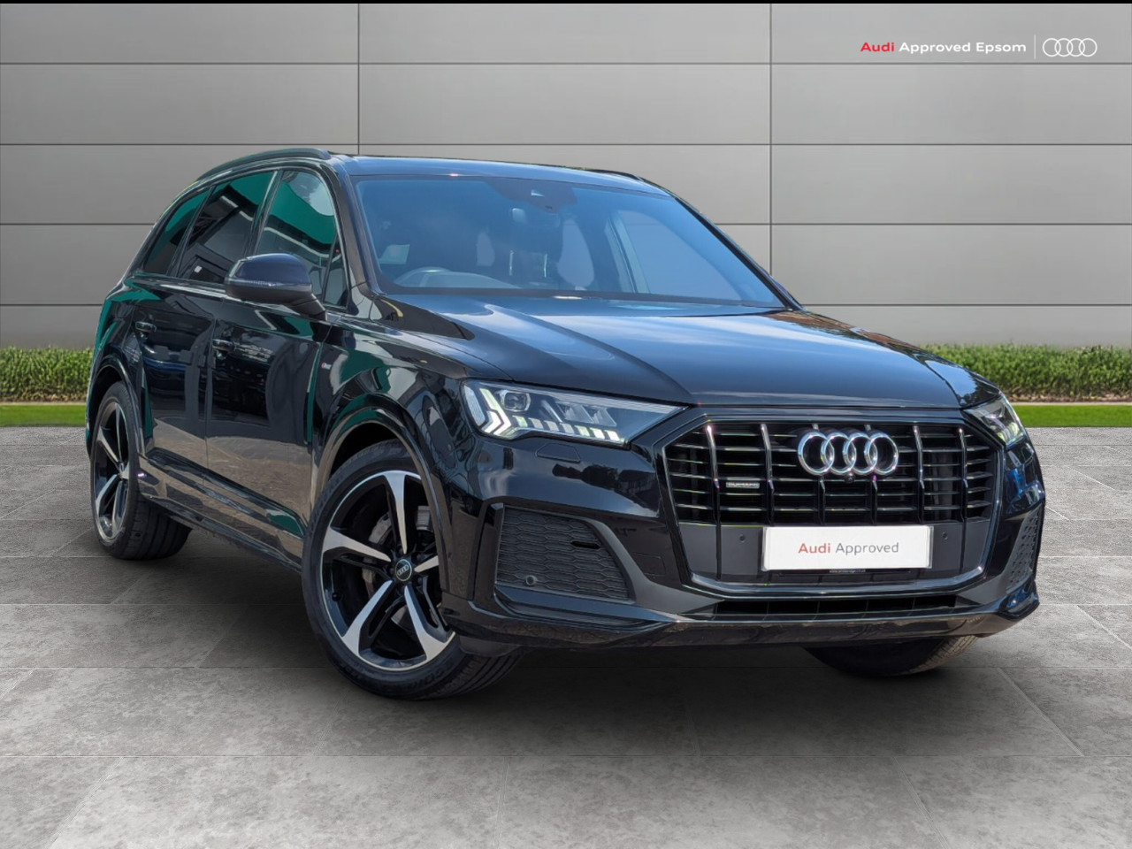 Main listing image - Audi Q7