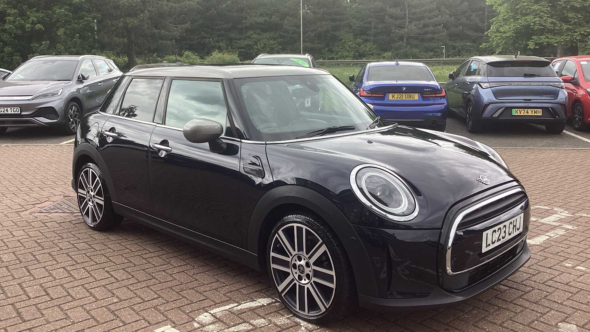 Main listing image - MINI Hatchback 5dr
