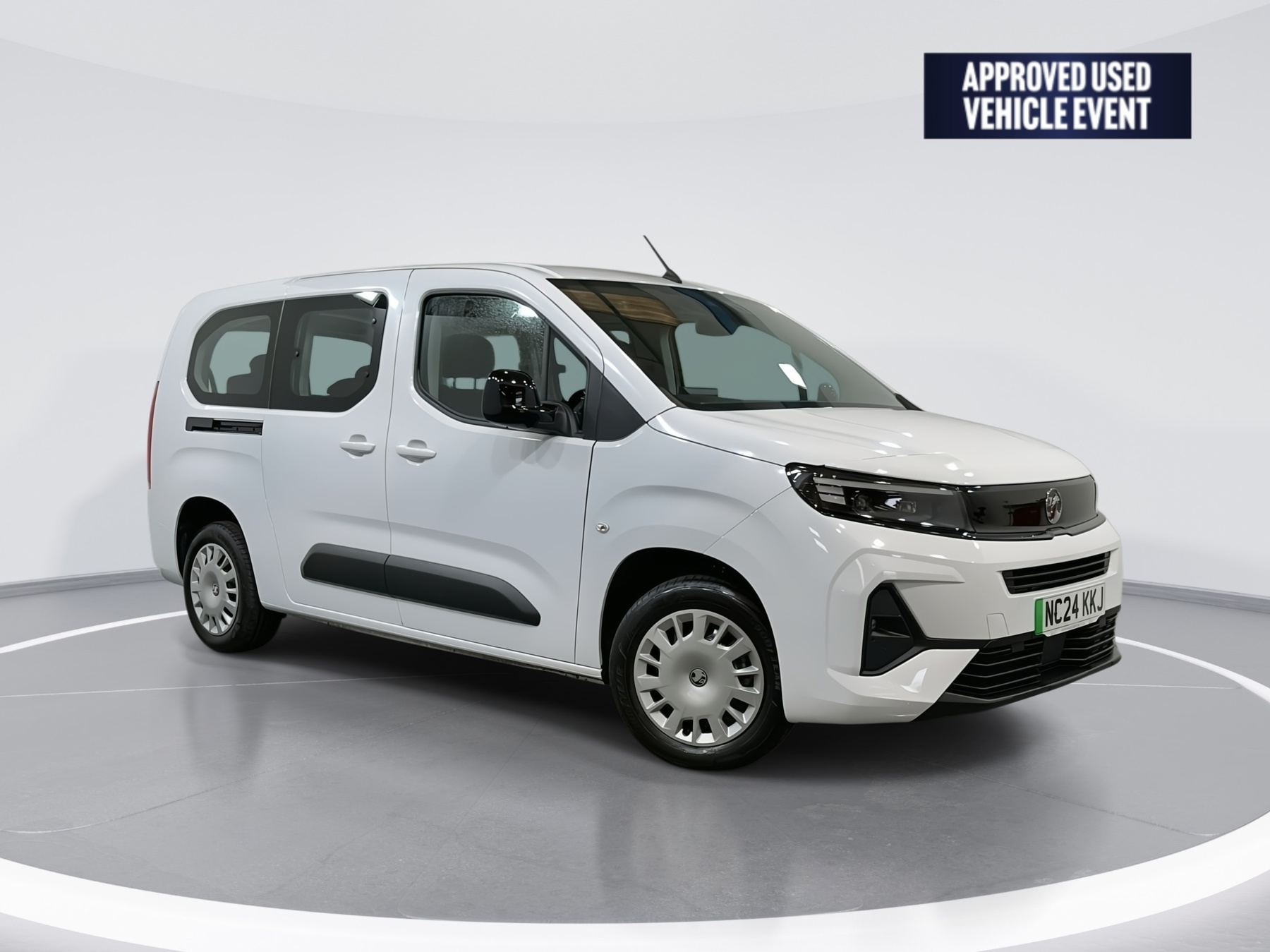 Main listing image - Vauxhall Combo Life-e