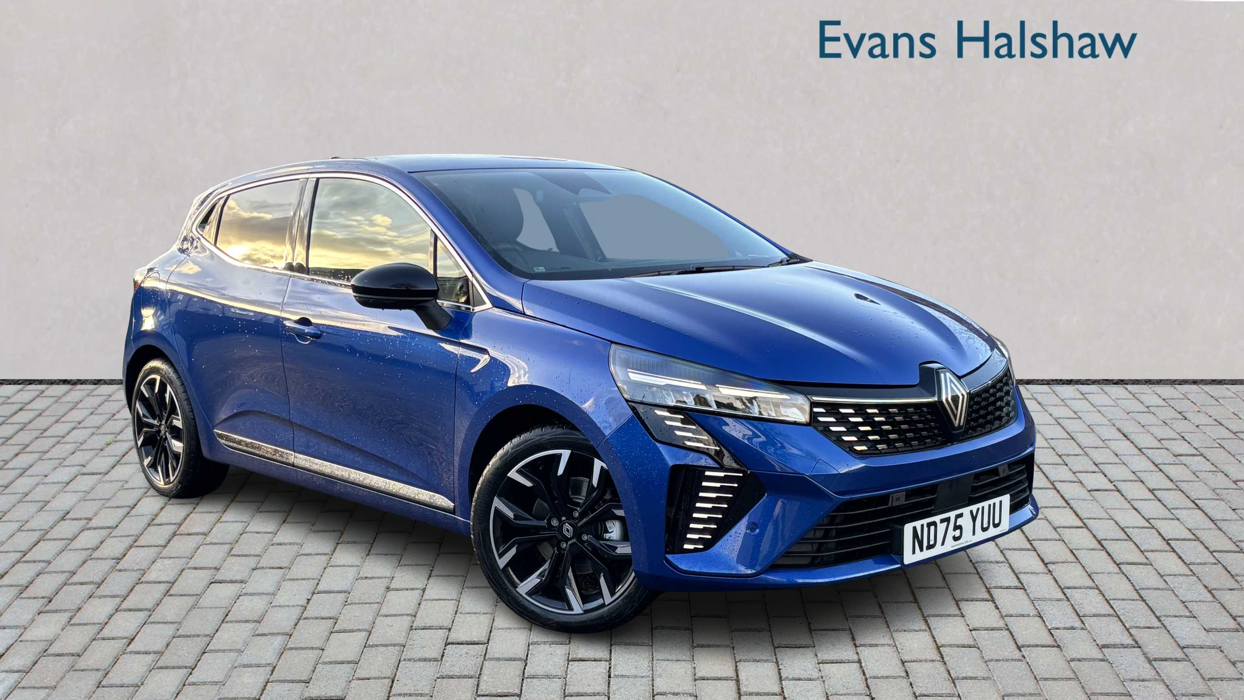 Main listing image - Renault Clio