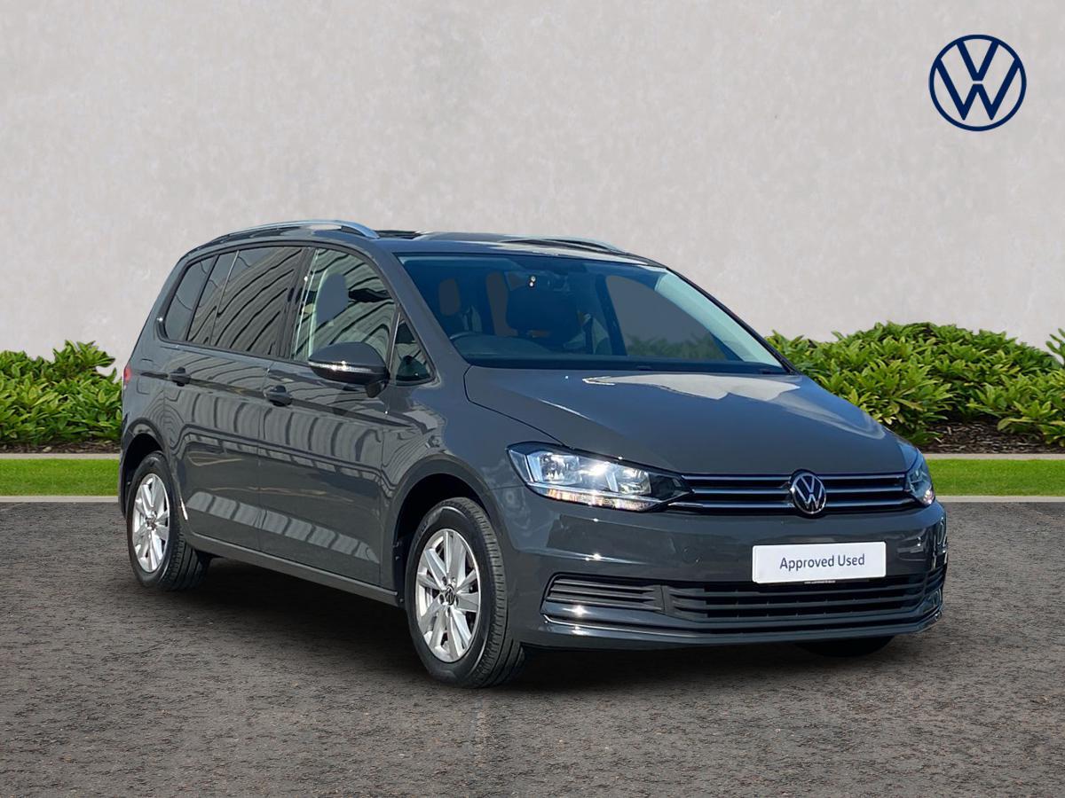 Main listing image - Volkswagen Touran