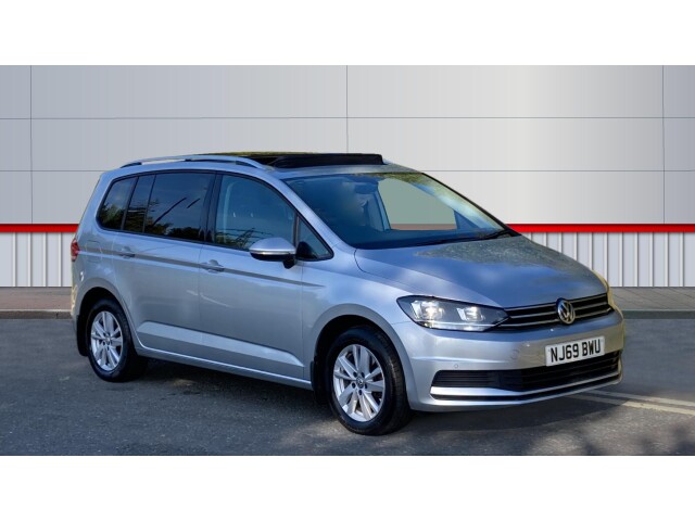 Main listing image - Volkswagen Touran