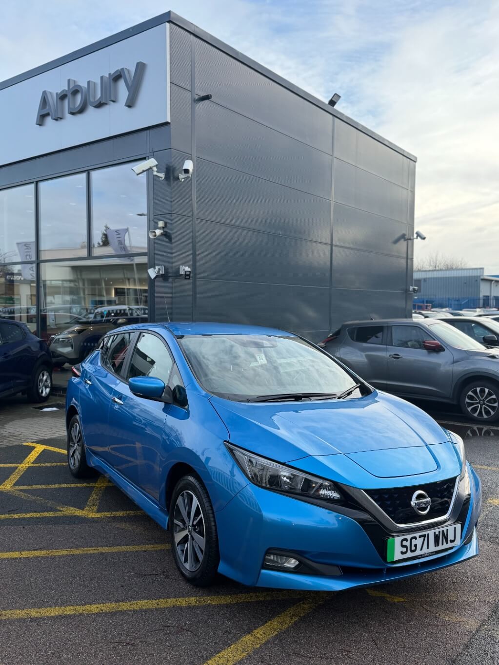 Main listing image - Nissan Leaf