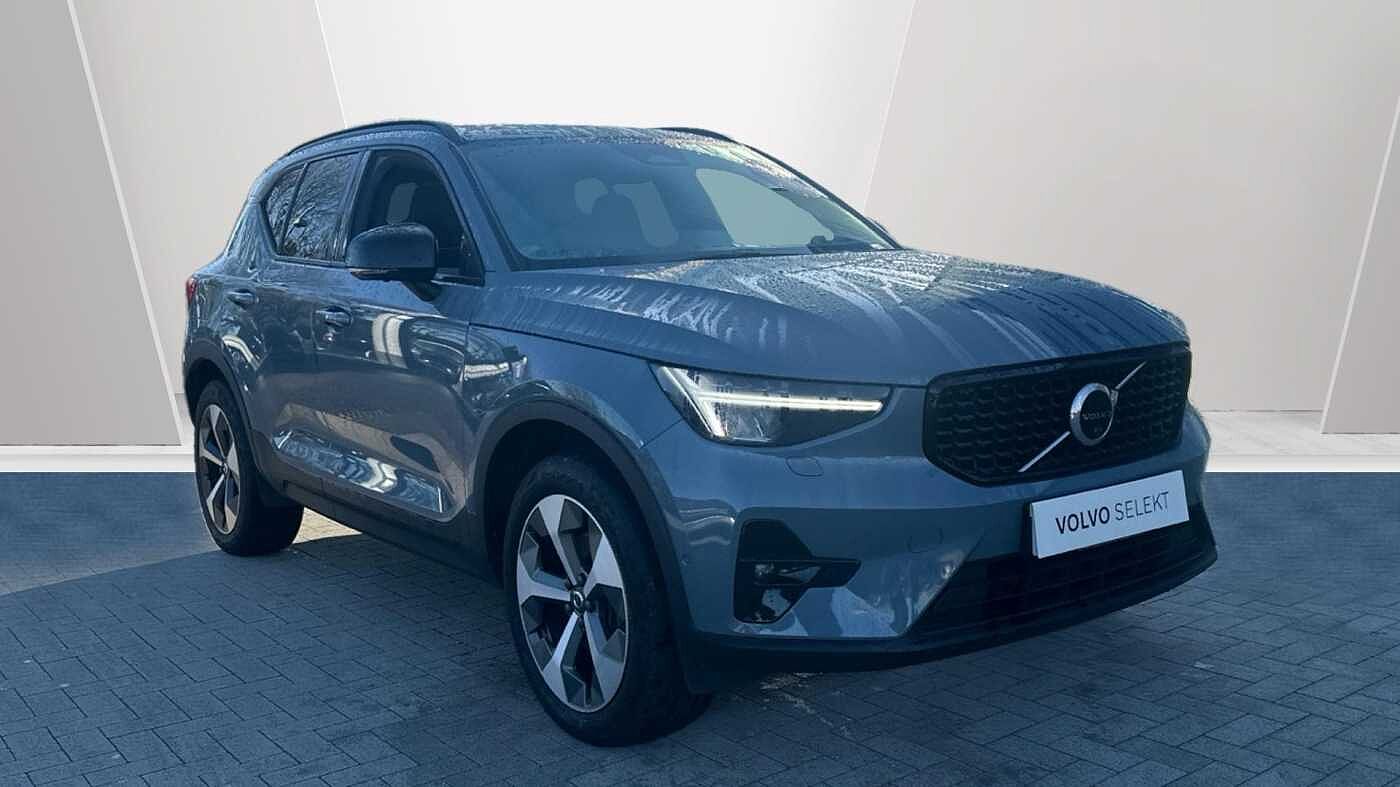 Main listing image - Volvo XC40