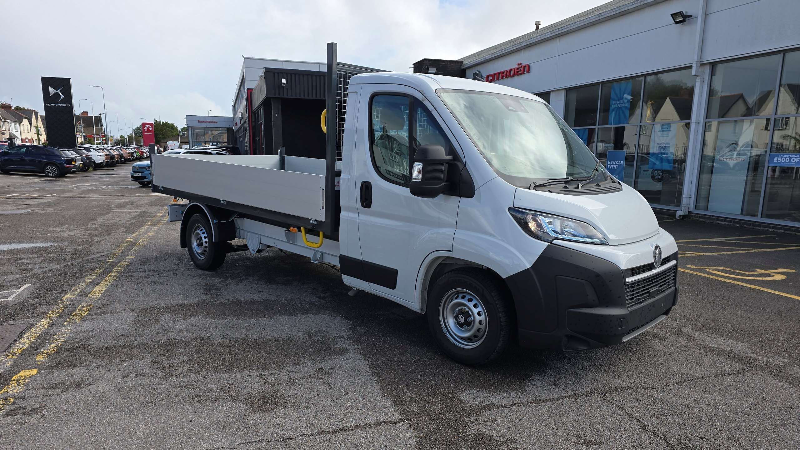 Main listing image - Vauxhall Movano