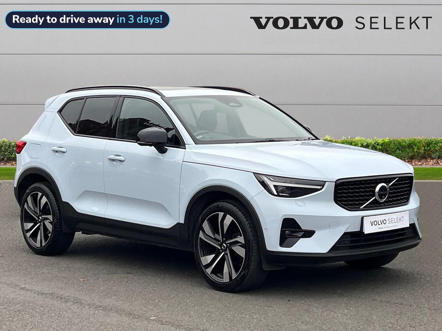 Main listing image - Volvo XC40