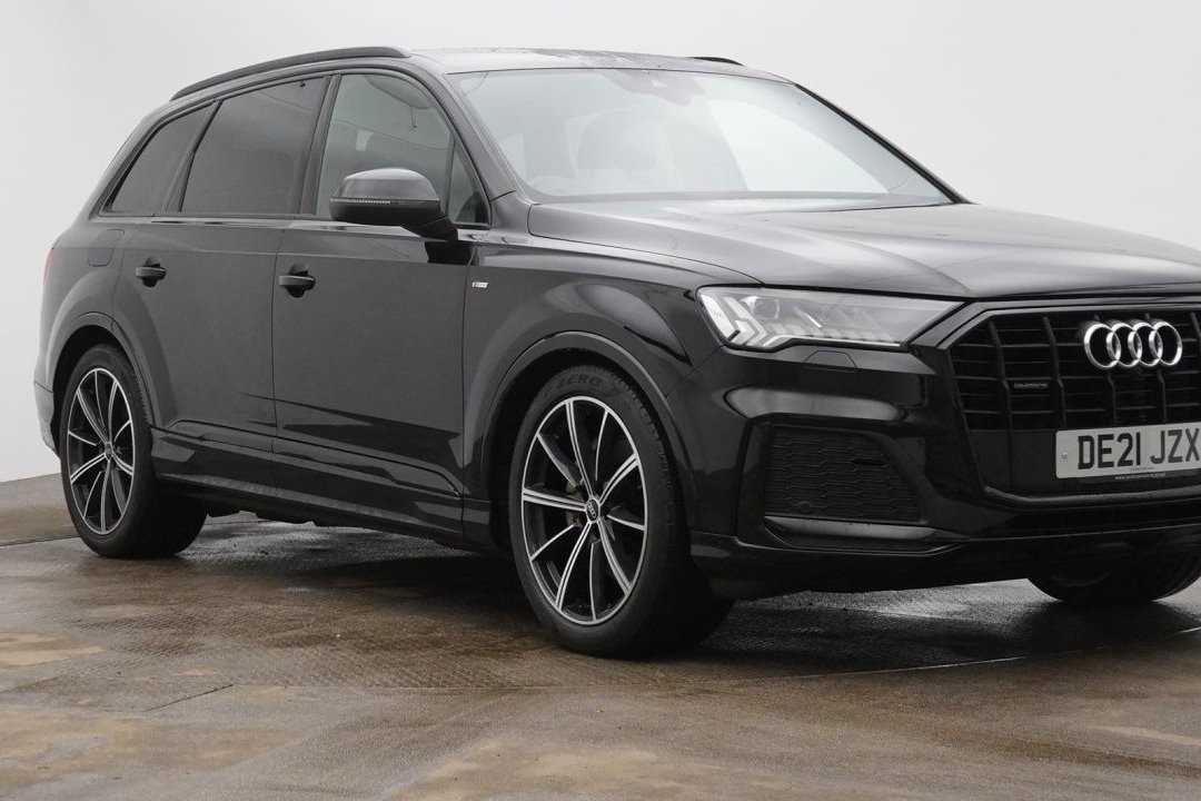 Main listing image - Audi Q7