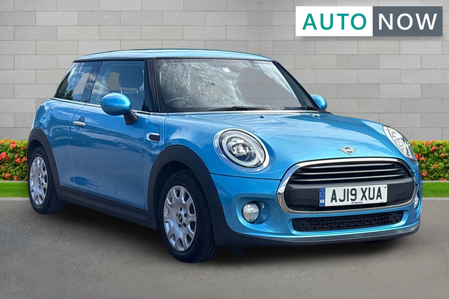 Main listing image - MINI Hatchback