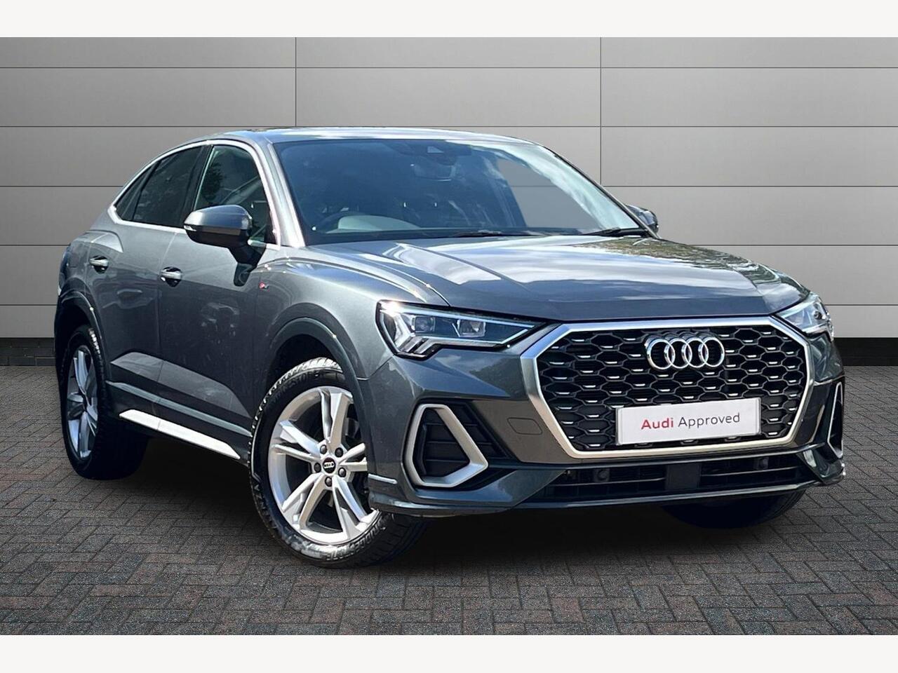 Main listing image - Audi Q3