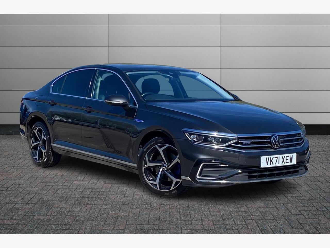 Main listing image - Volkswagen Passat GTE