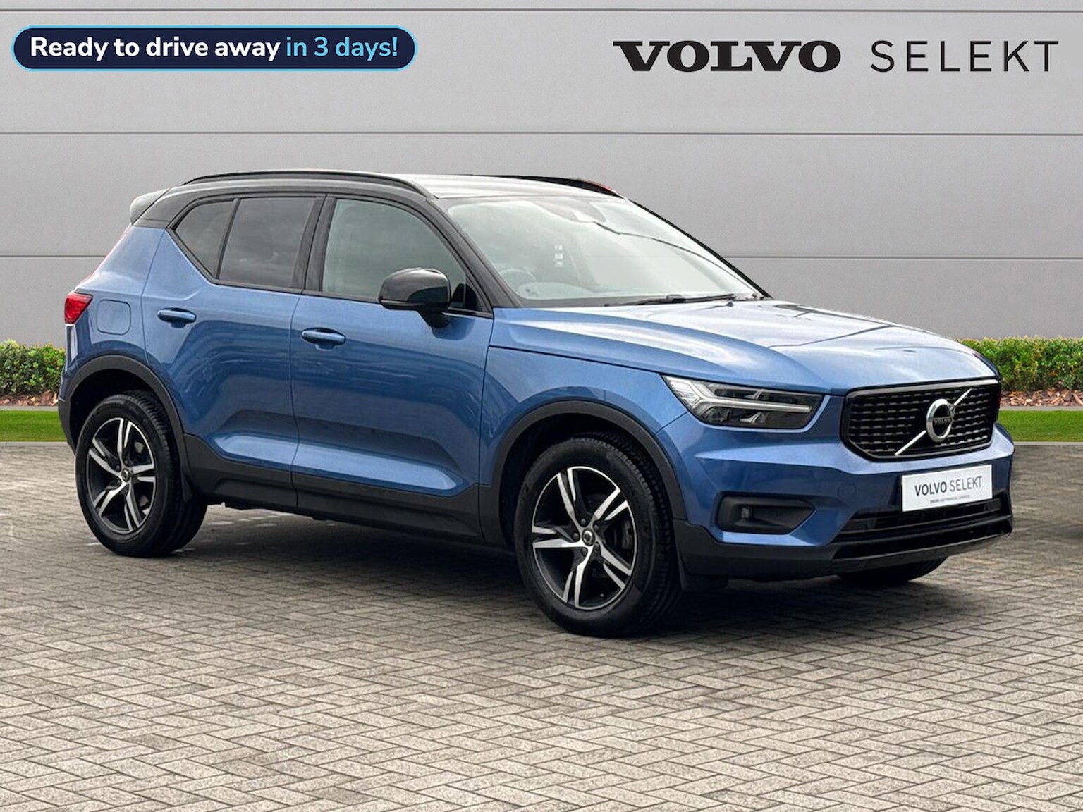 Main listing image - Volvo XC40