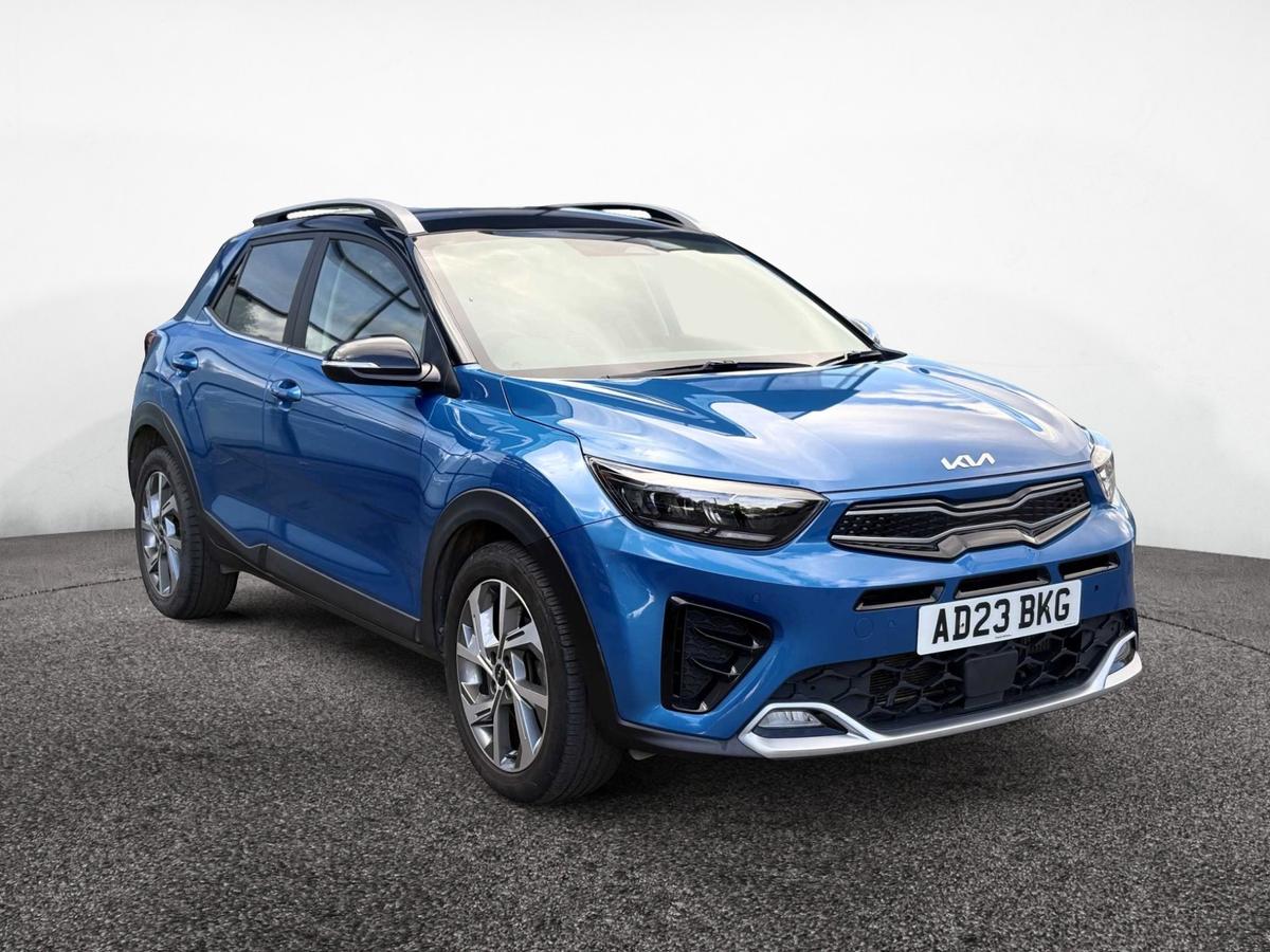 Main listing image - Kia Stonic