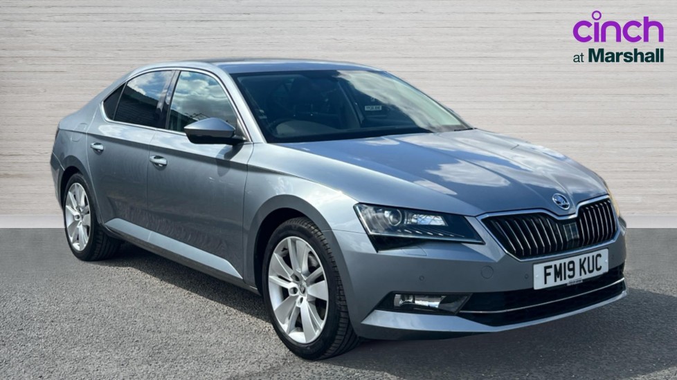 Main listing image - Skoda Superb