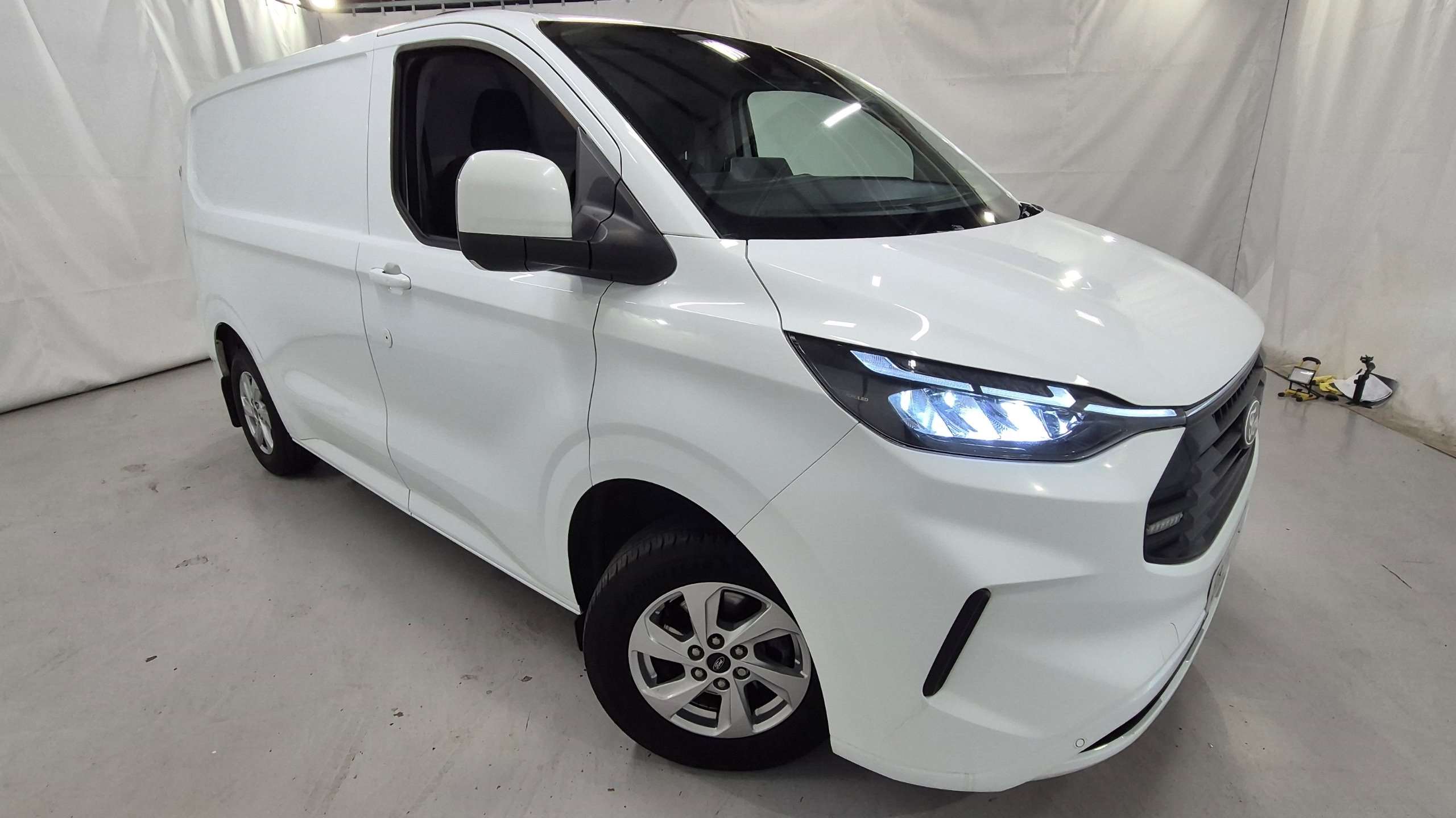 Main listing image - Ford Transit Custom
