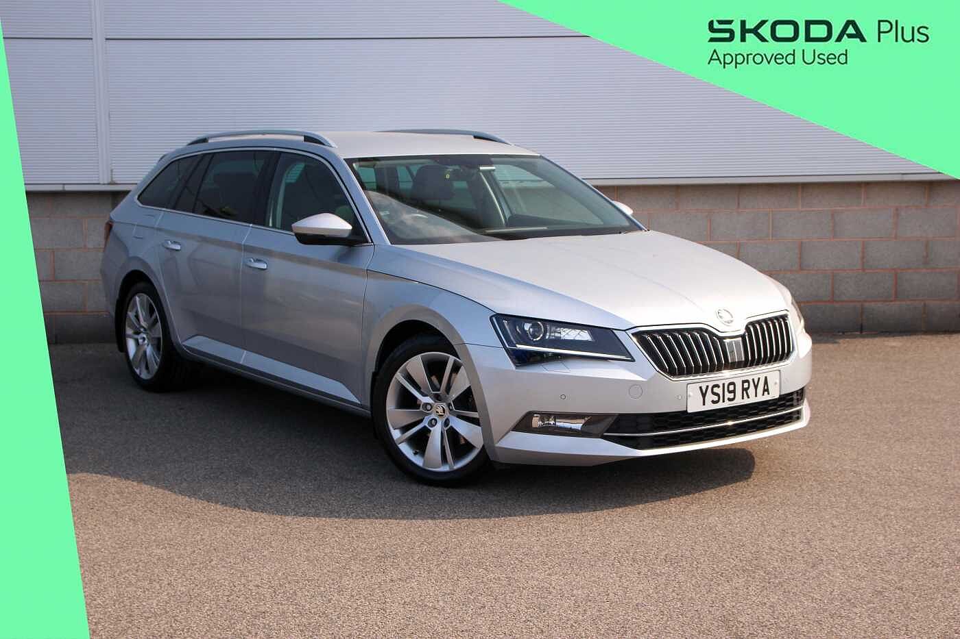 Main listing image - Skoda Superb Estate
