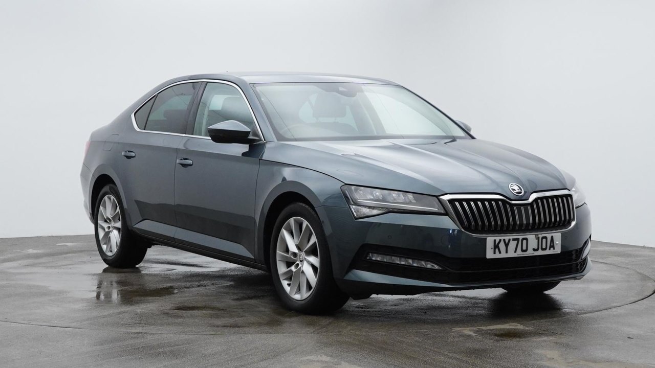 Main listing image - Skoda Superb