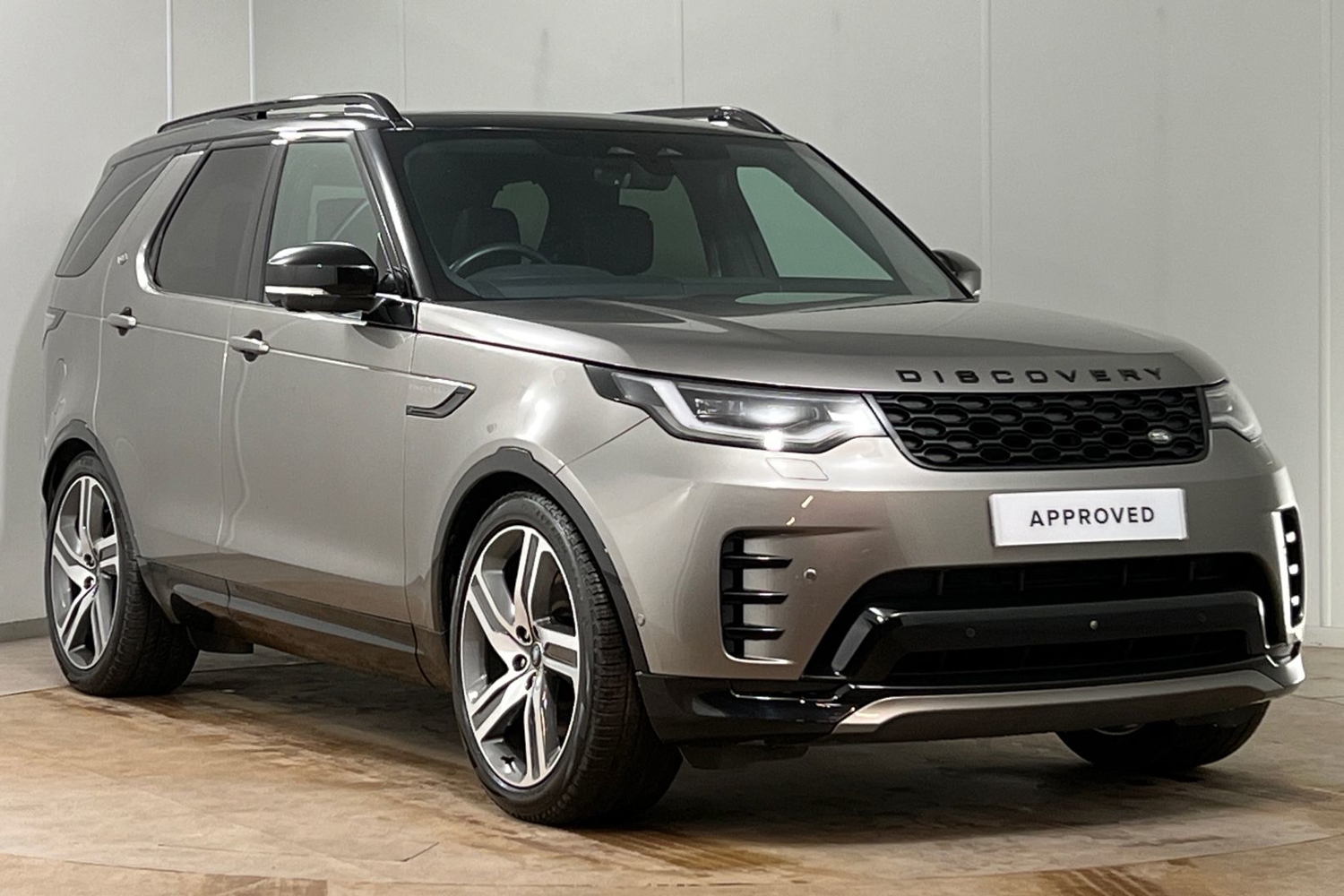 Main listing image - Land Rover Discovery