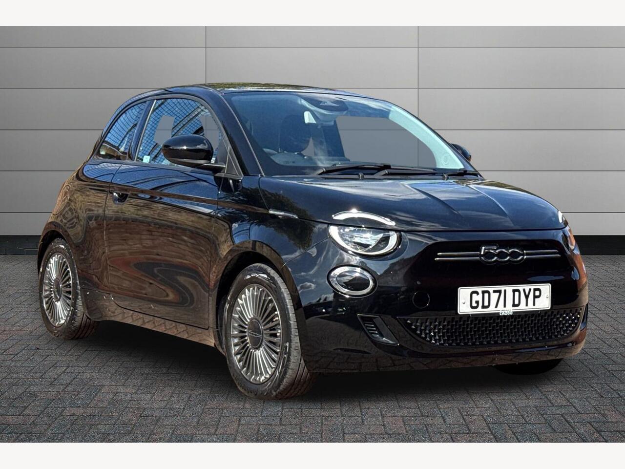 Main listing image - Fiat 500 Electric