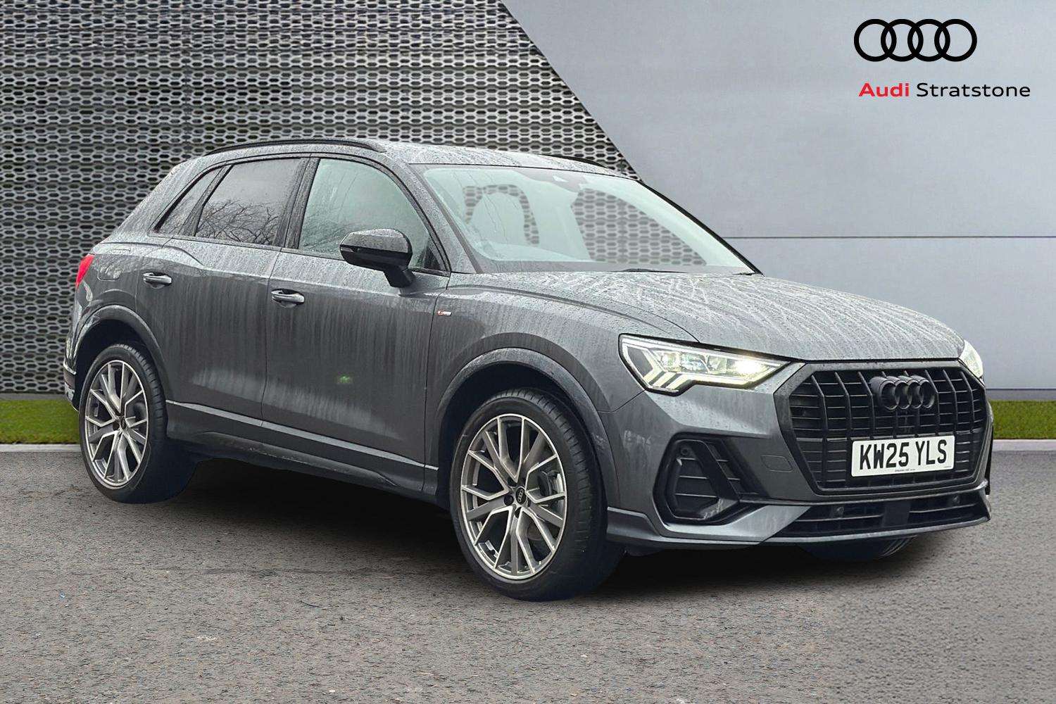 Main listing image - Audi Q3