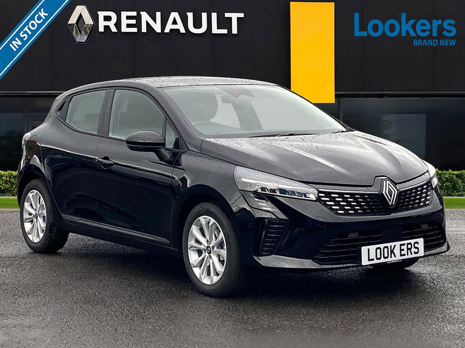 Main listing image - Renault Clio