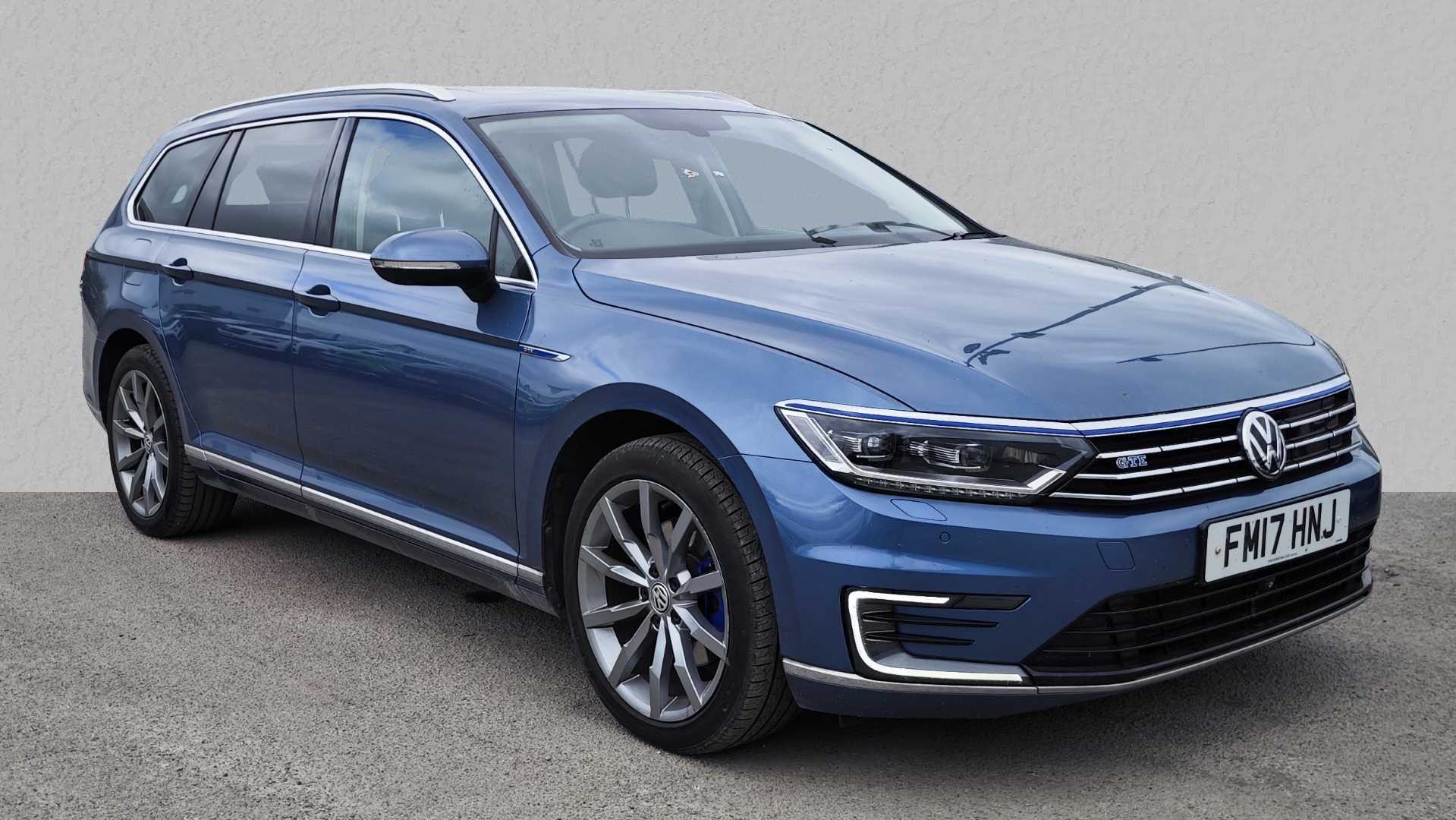 Main listing image - Volkswagen Passat GTE