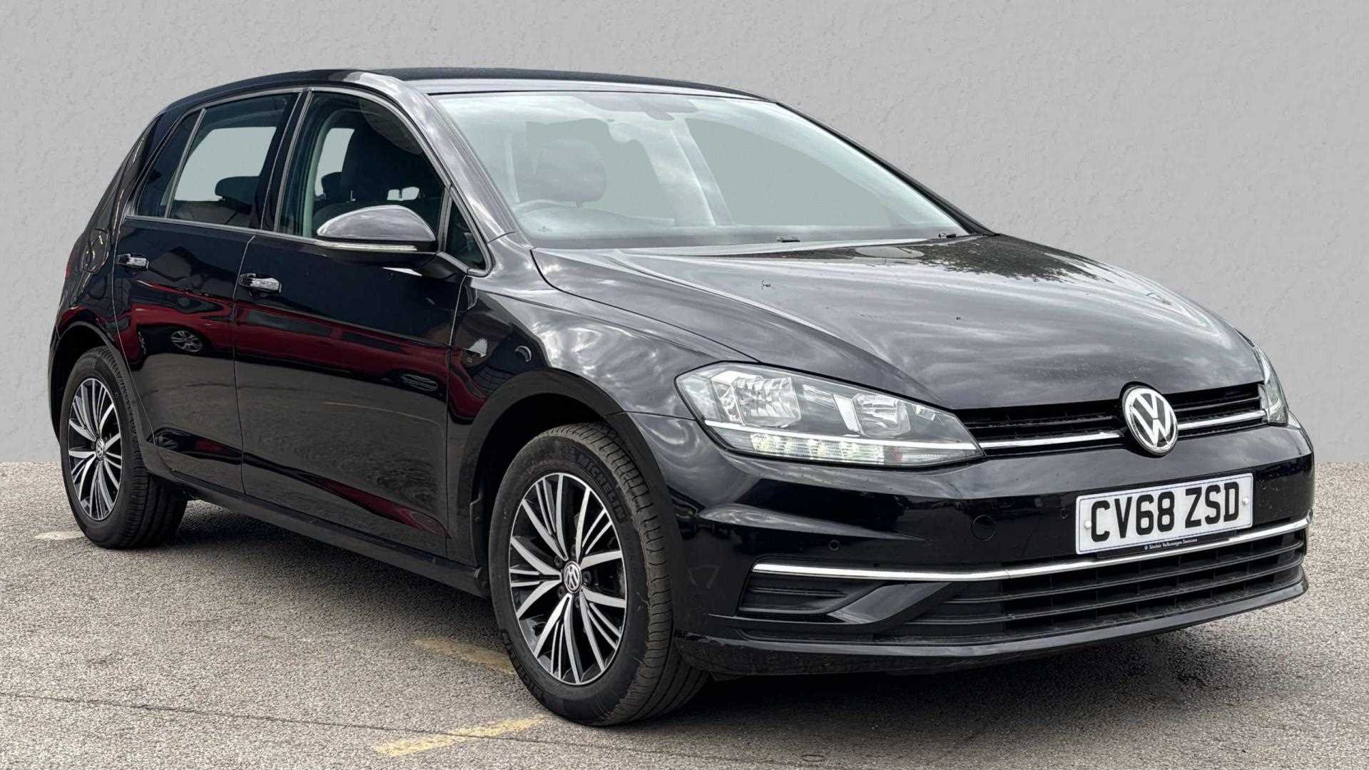 Main listing image - Volkswagen Golf