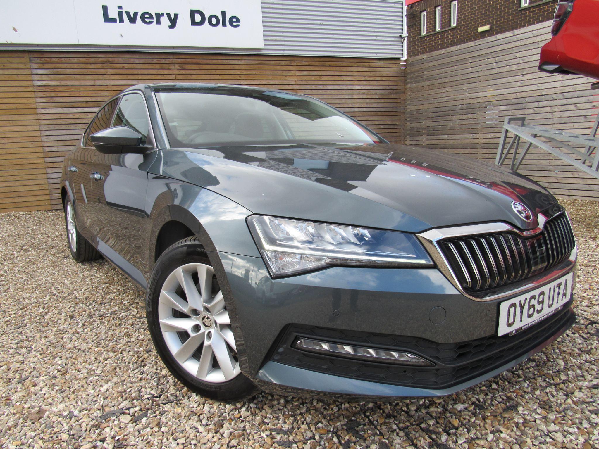 Main listing image - Skoda Superb