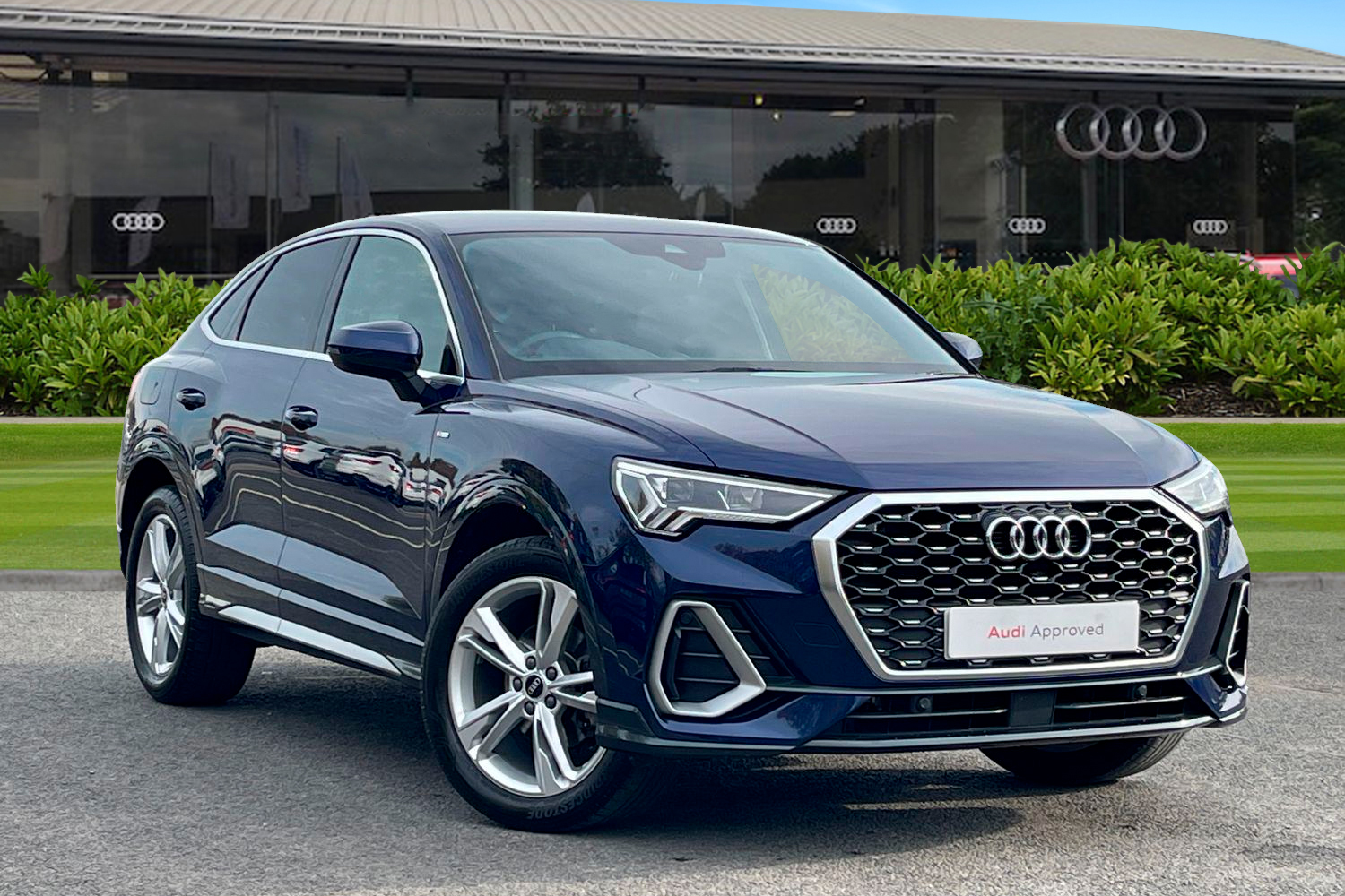 Main listing image - Audi Q3