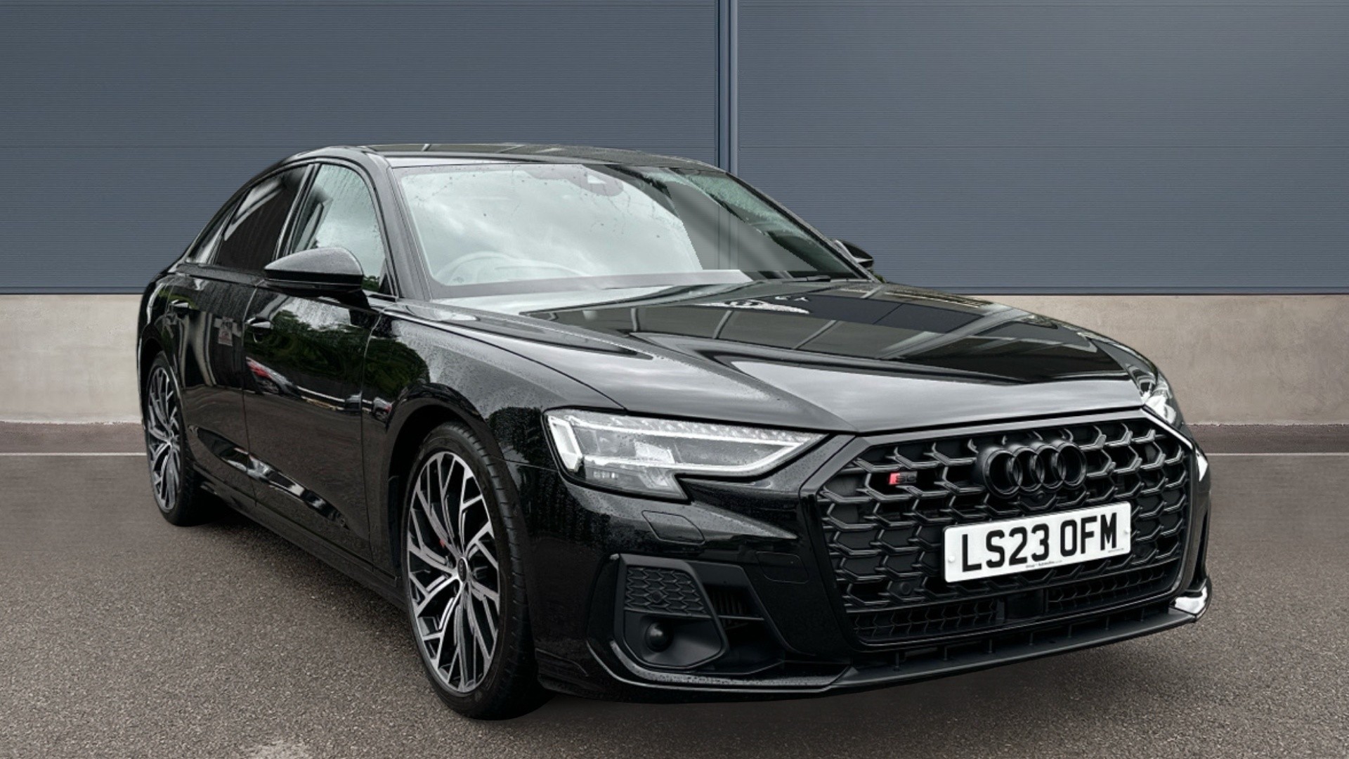 Main listing image - Audi S8