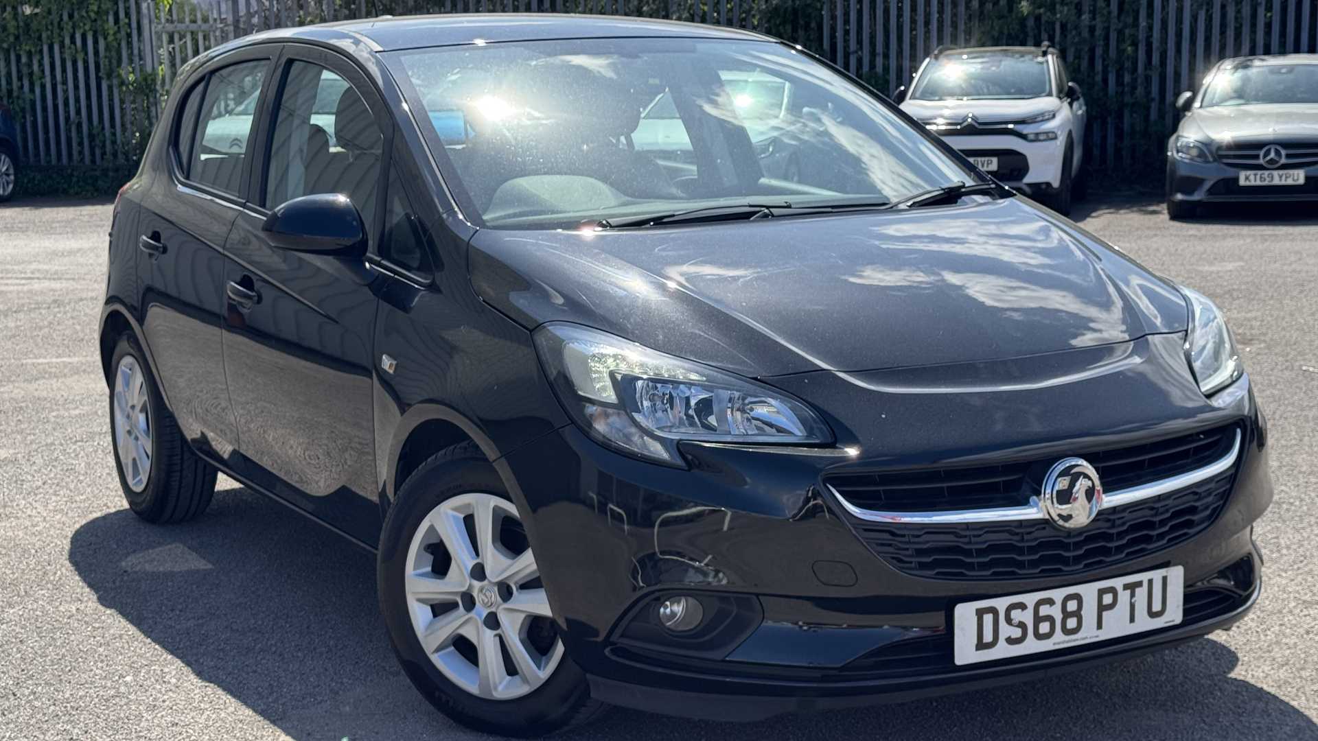 Main listing image - Vauxhall Corsa