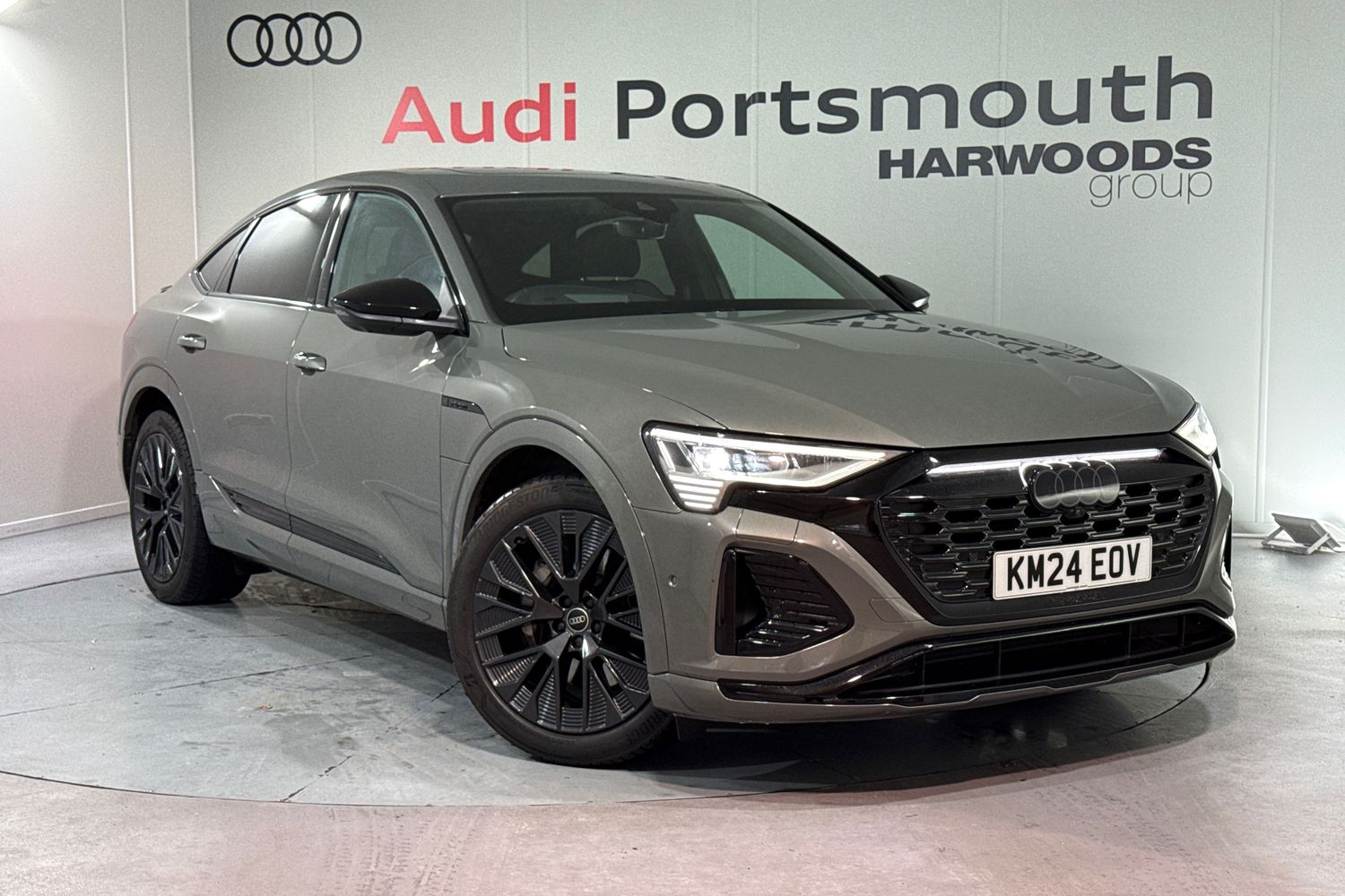Main listing image - Audi Q8 e-tron
