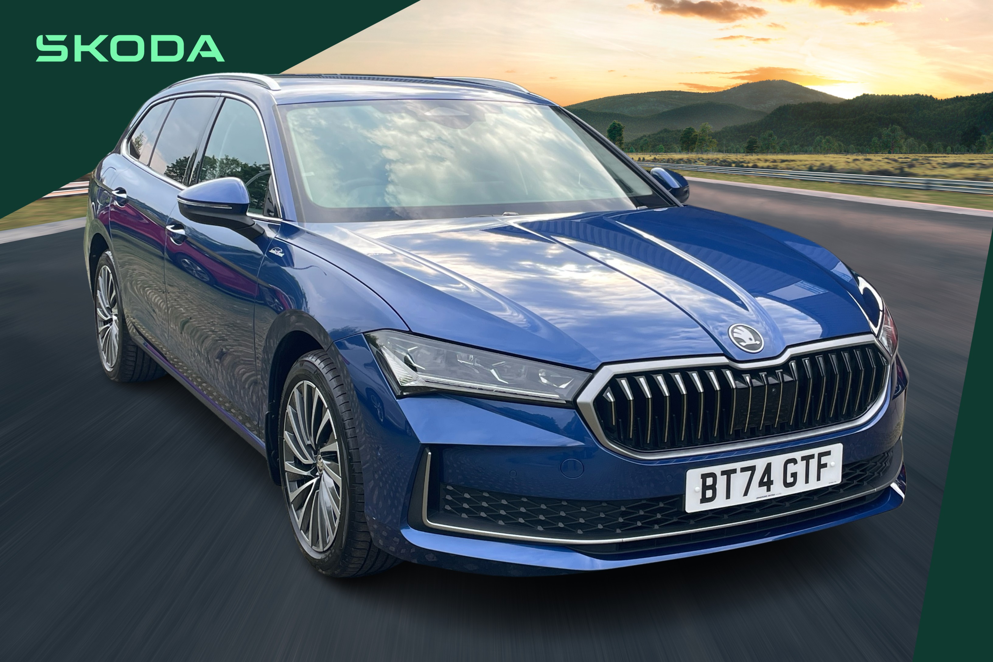 Main listing image - Skoda Superb Estate