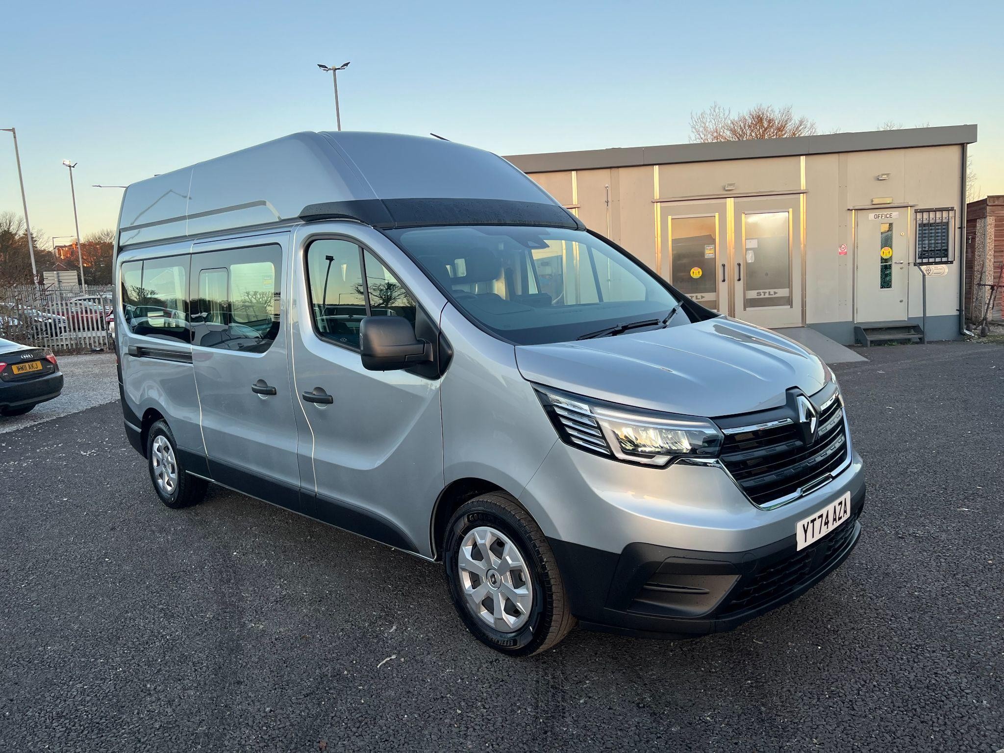 Main listing image - Renault Trafic