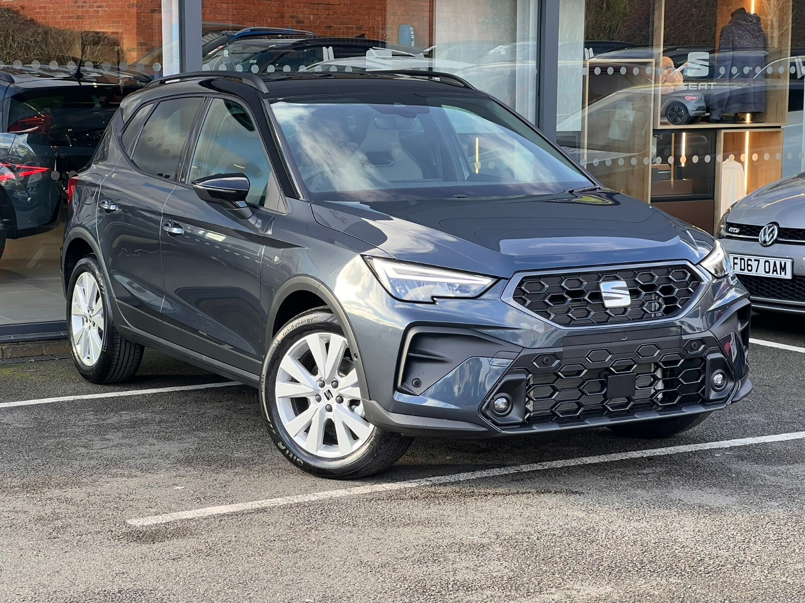 Main listing image - SEAT Arona