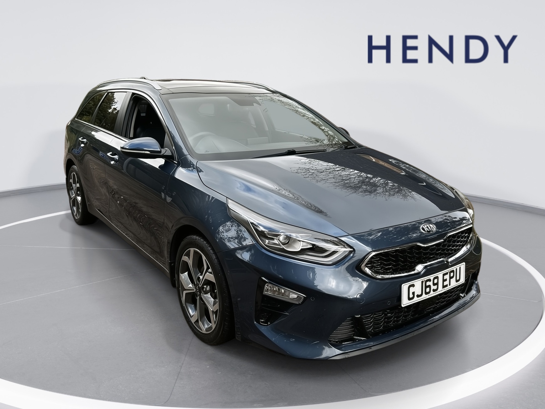 Main listing image - Kia Ceed