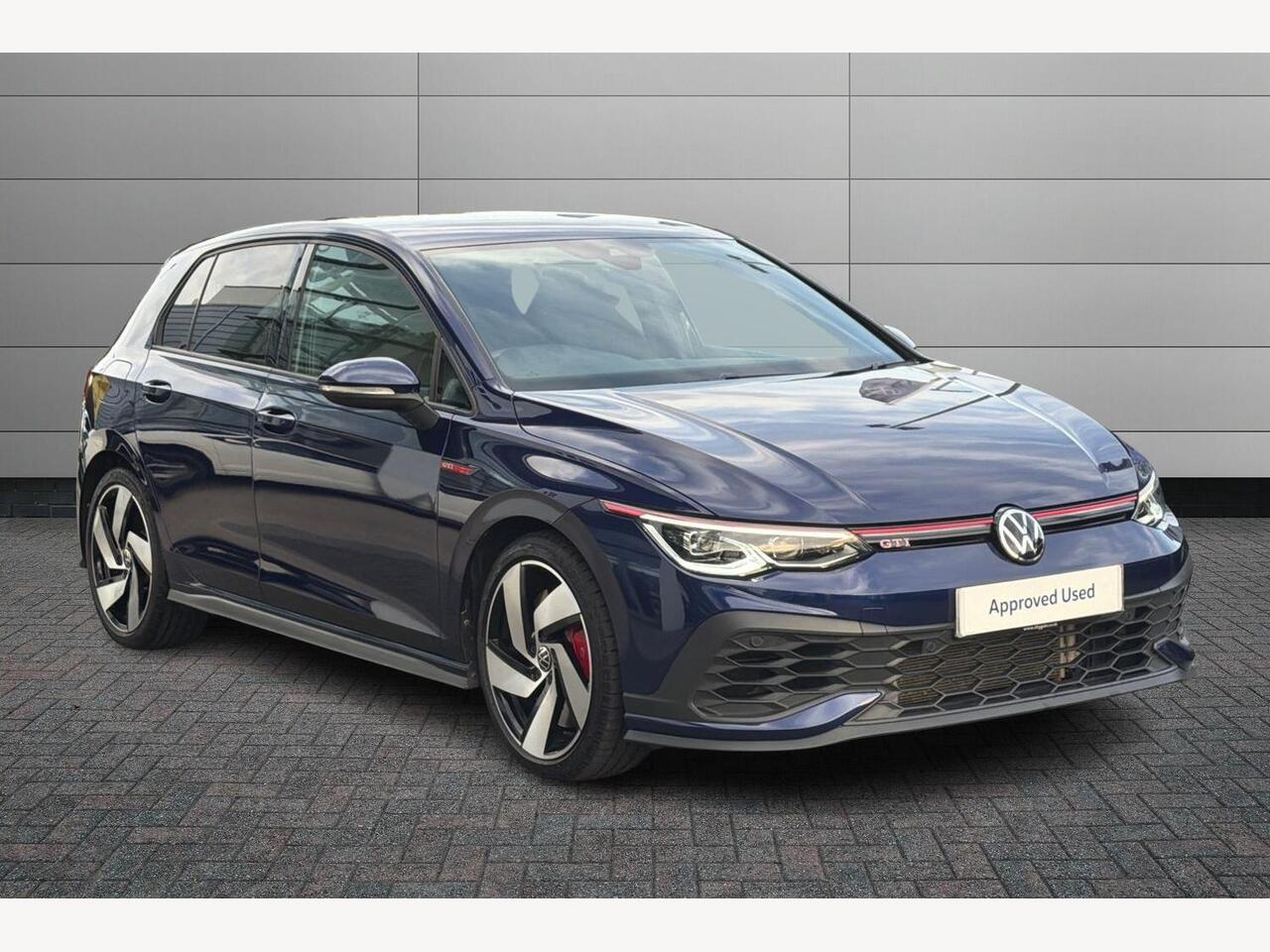 Main listing image - Volkswagen Golf