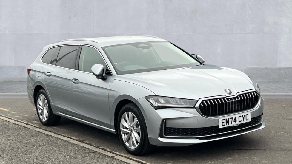 Main listing image - Skoda Superb Estate