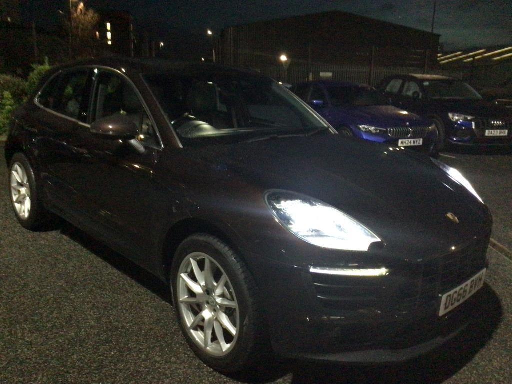 Main listing image - Porsche Macan