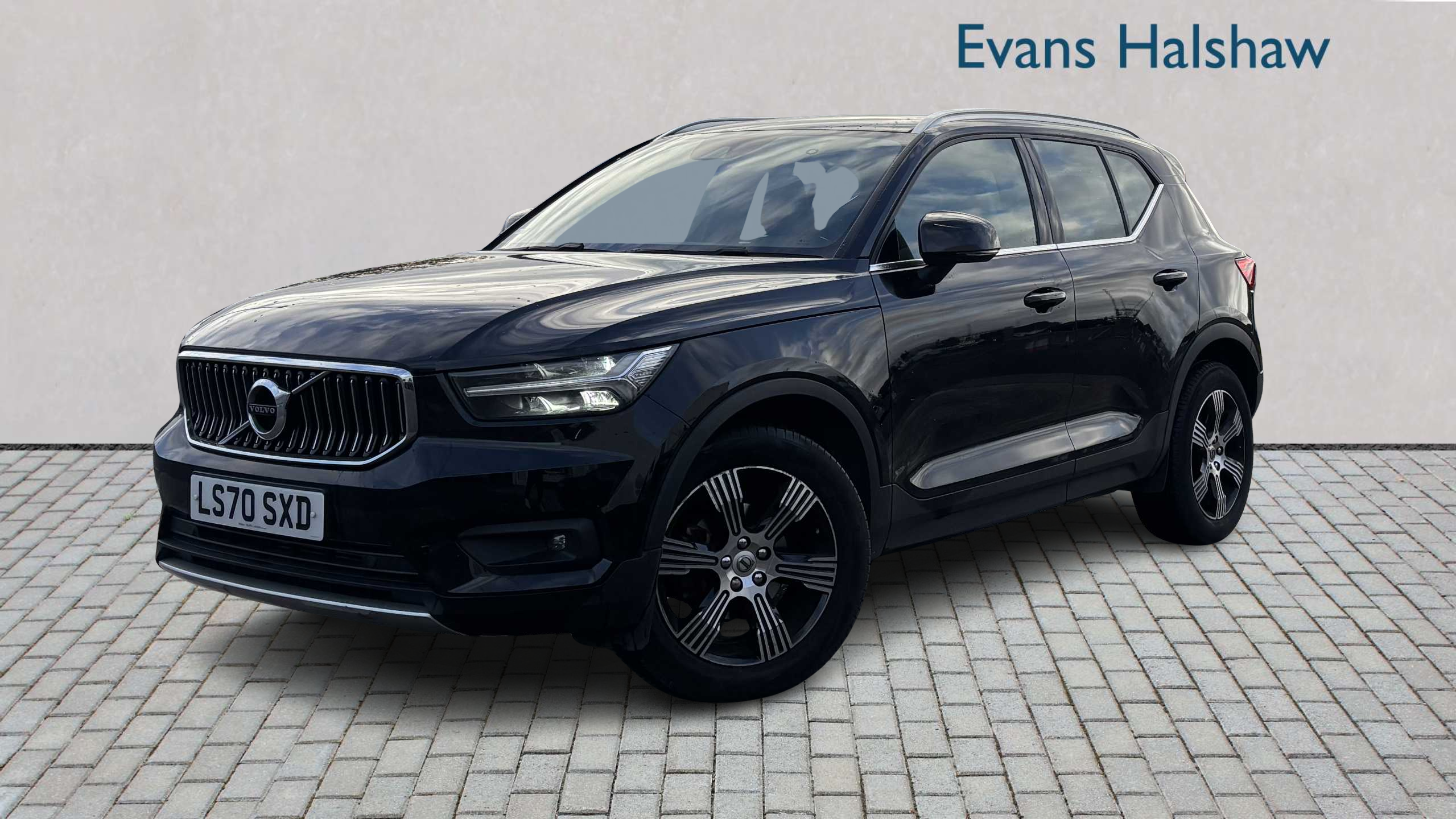 Main listing image - Volvo XC40