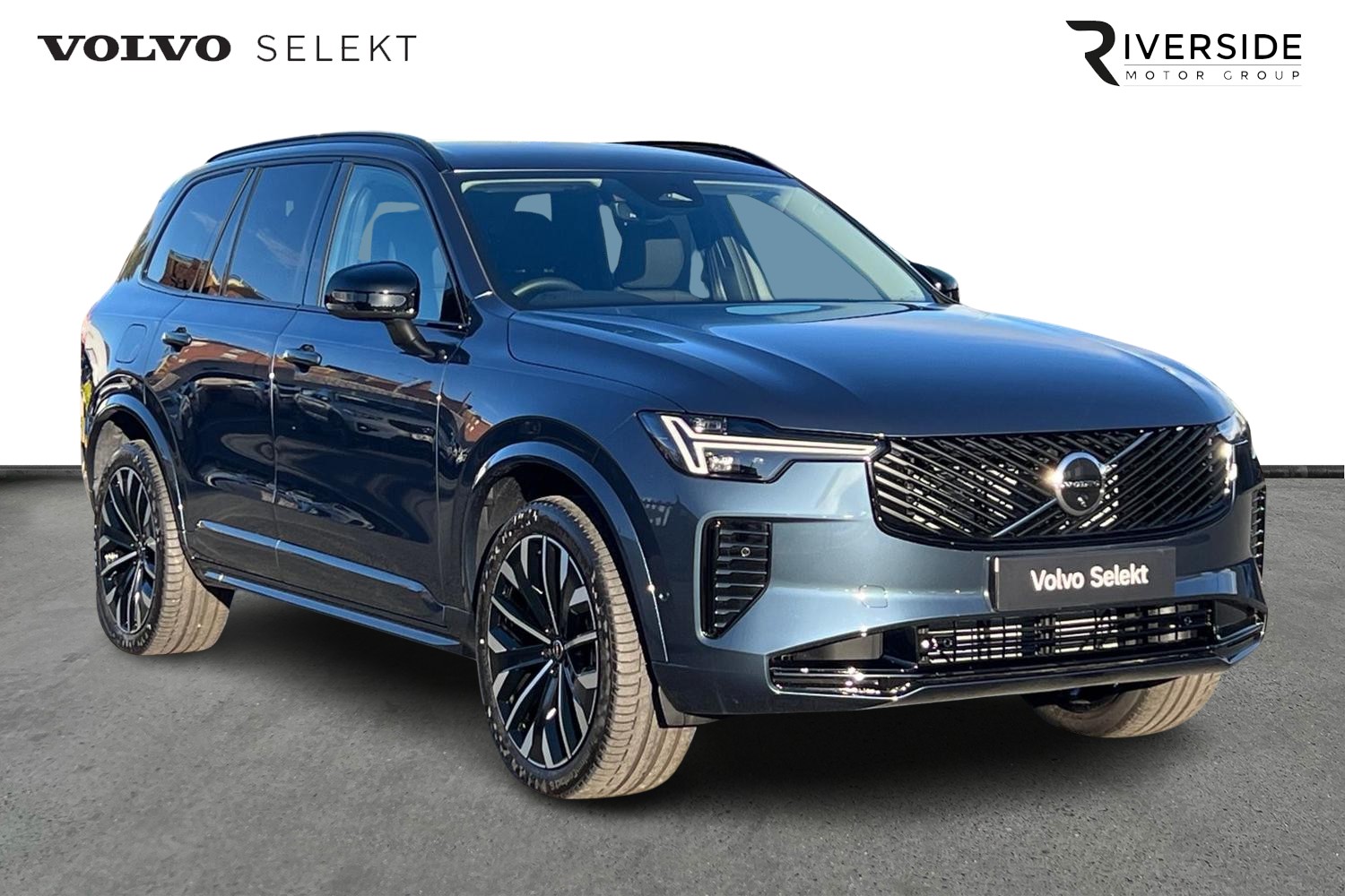 Main listing image - Volvo XC90