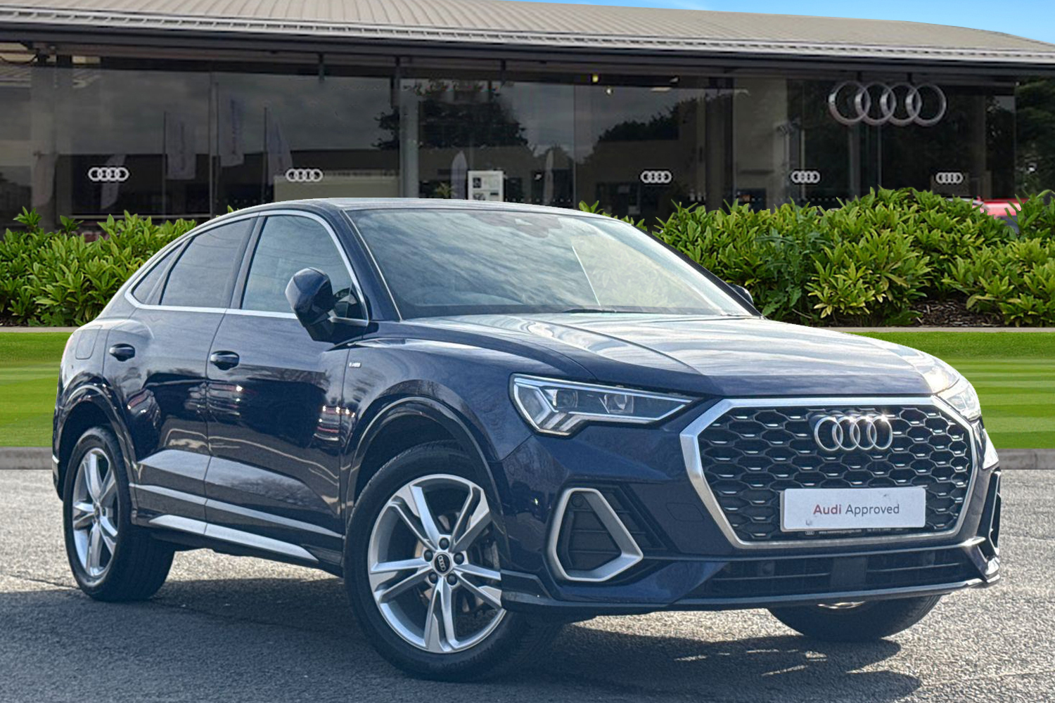 Main listing image - Audi Q3