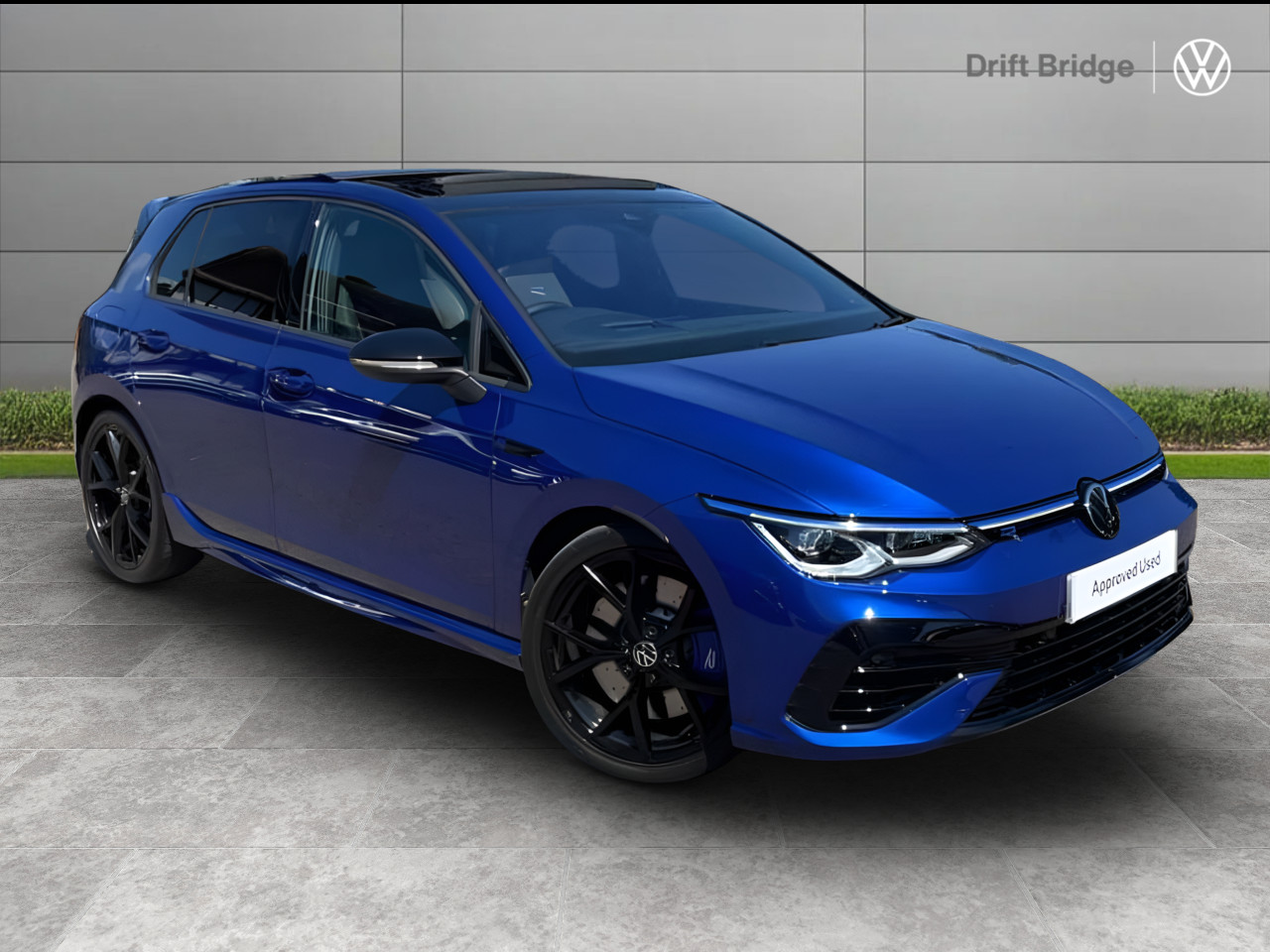 Main listing image - Volkswagen Golf R
