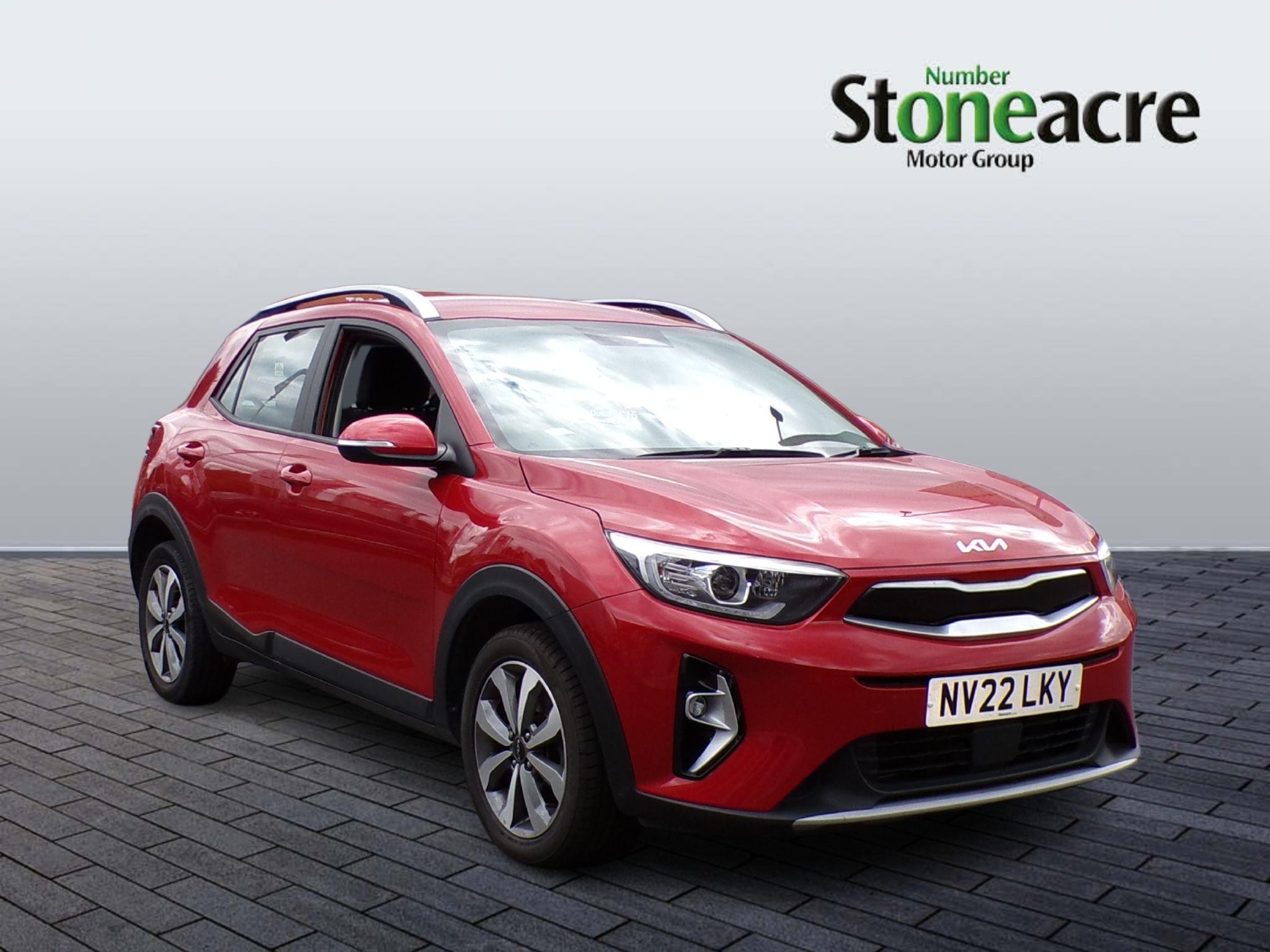 Main listing image - Kia Stonic