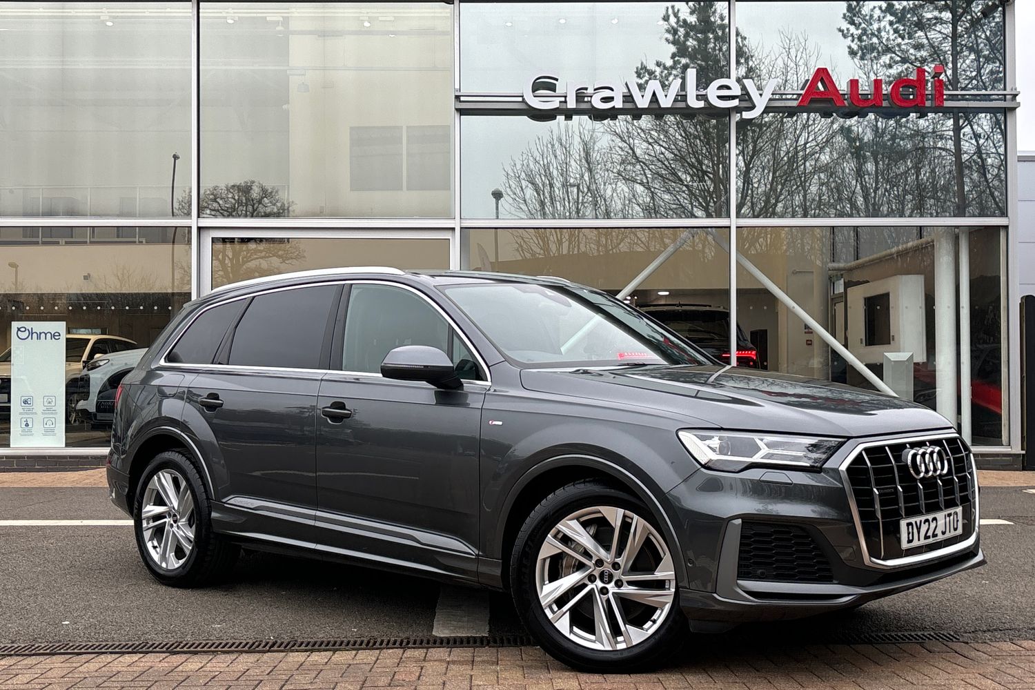 Main listing image - Audi Q7