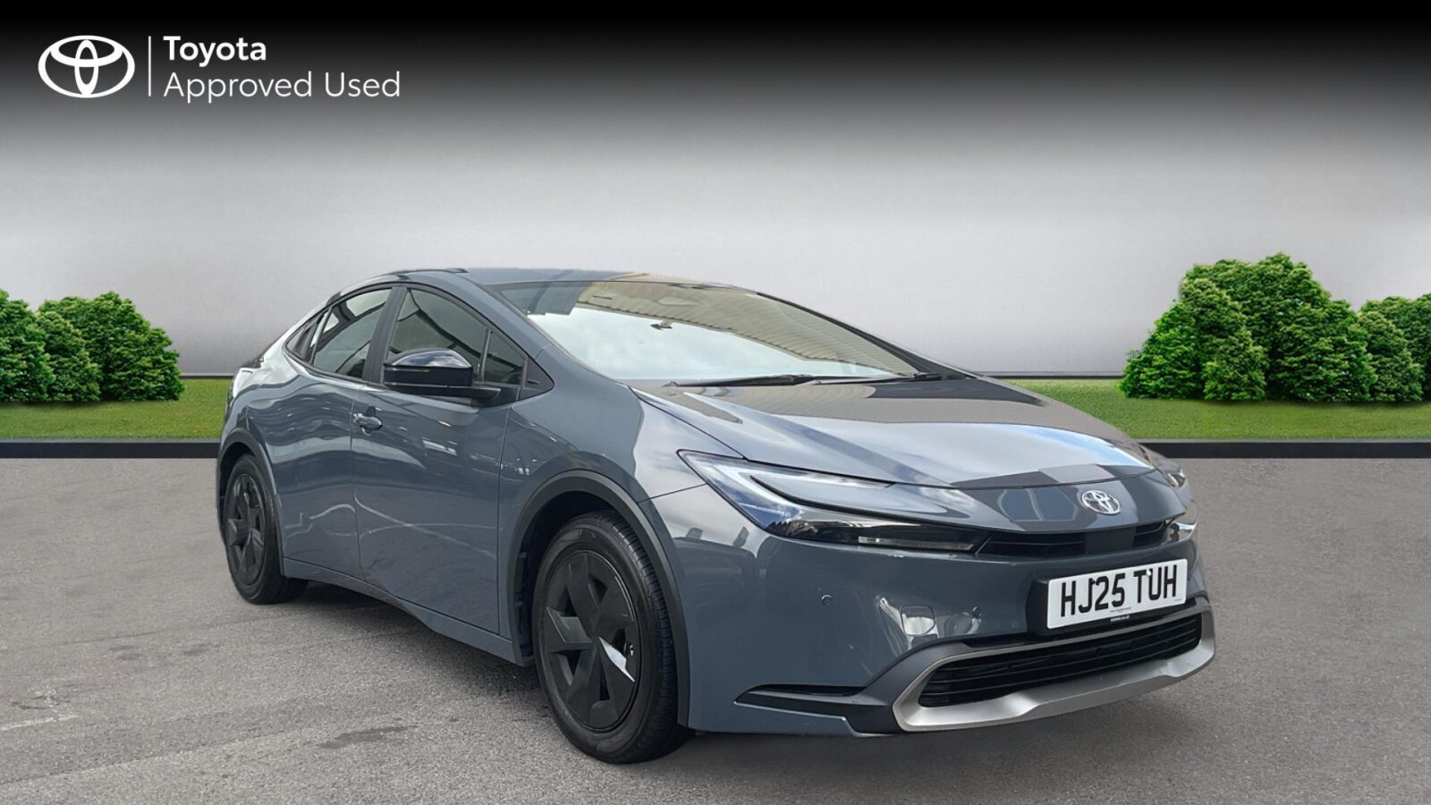 Main listing image - Toyota Prius Plug-In