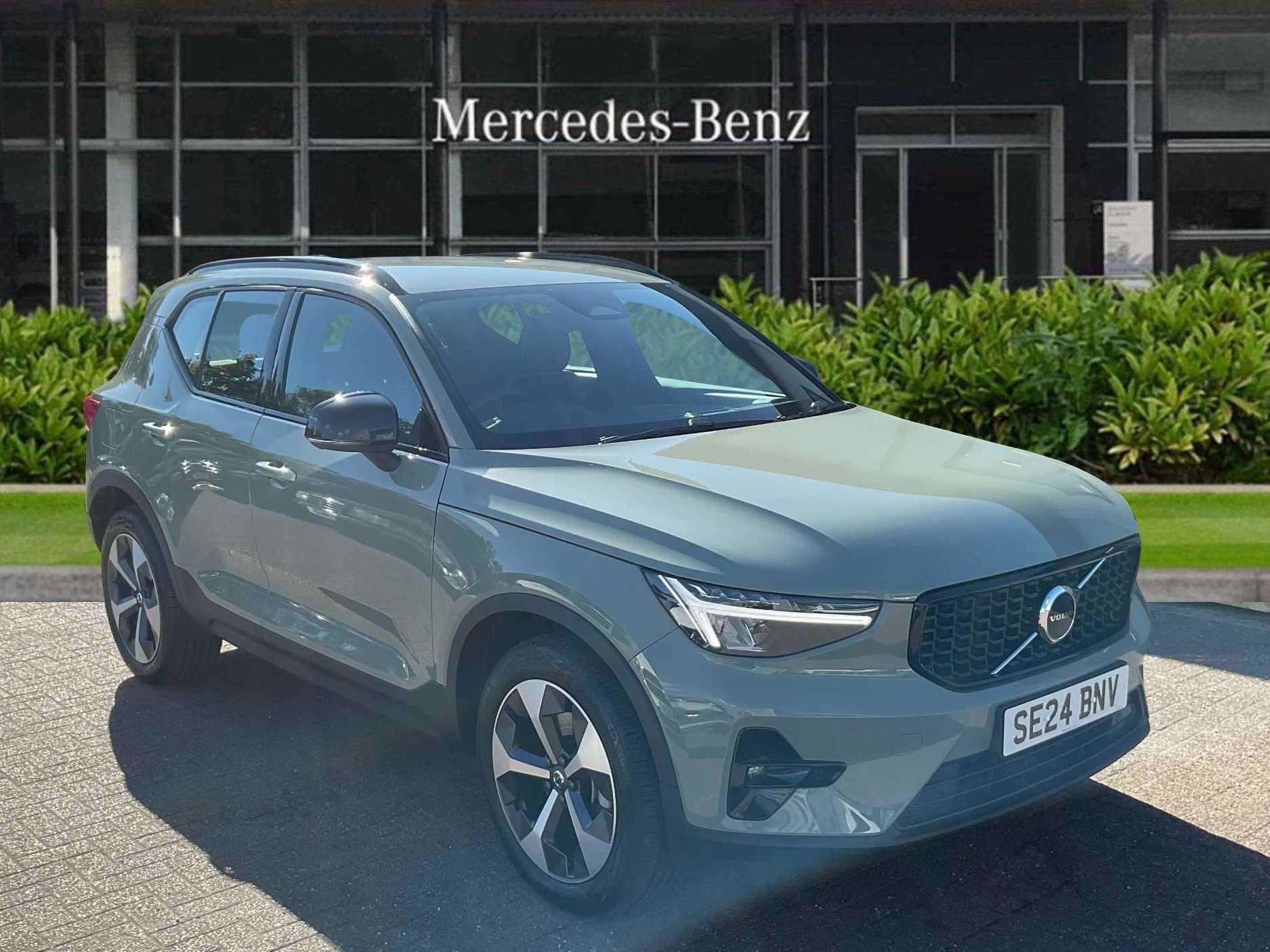 Main listing image - Volvo XC40