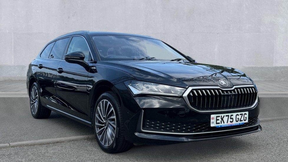 Main listing image - Skoda Superb