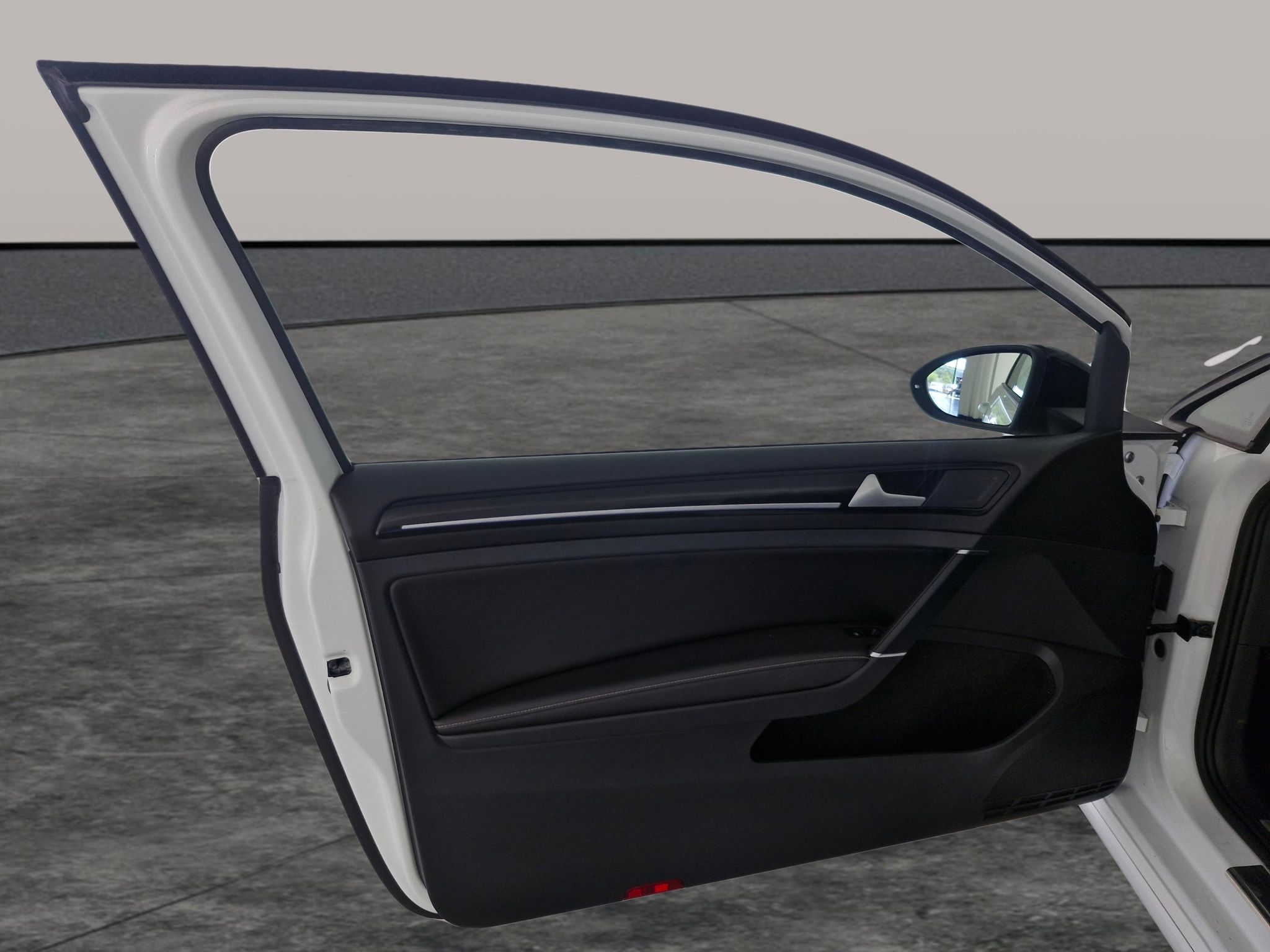 Main listing image - Volkswagen Golf R