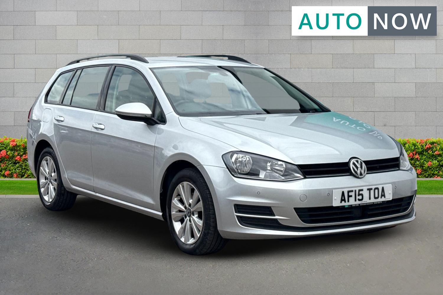 Main listing image - Volkswagen Golf Estate